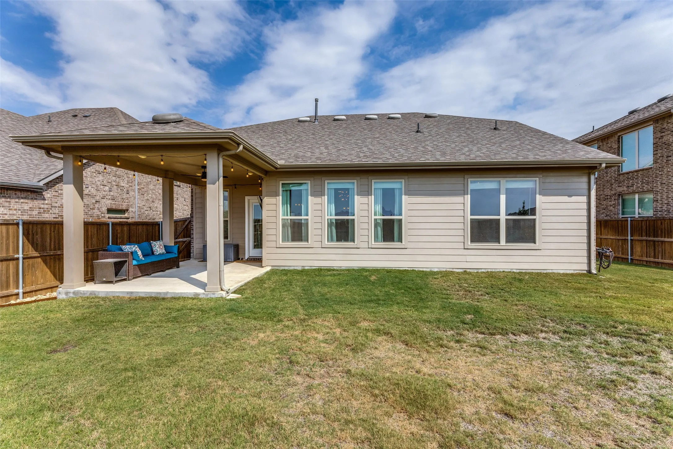 Single Family Residence For Sale in Tarrant County , 2213 Lacerta Drive, Haslet, Texas 76052, 4 Bedroom, 3 Bathroom, 3 Garage spaces, 2,766 Sqft, built in 2022, mls#21407944, Real Estate Agent in Haslet, Homes For Sale in Tarrant county, Homes For Sale in Haslet, Realtor in Haslet Texas, Real Estate Brokerage Independent Realty Texas, Luminita Cordes Realtor