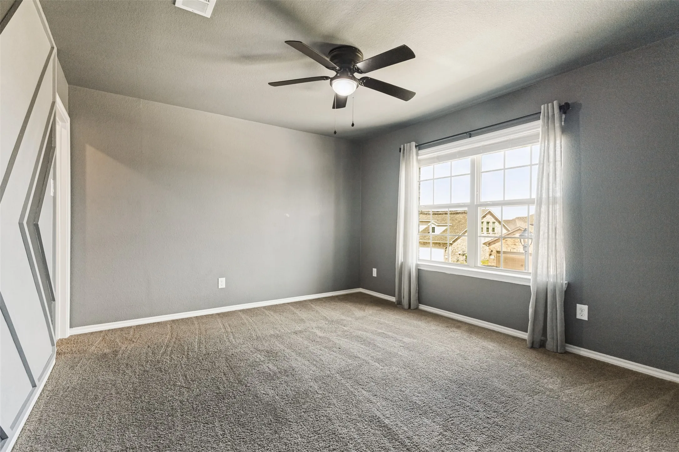 Single Family Residence For Sale in Tarrant County , 2213 Lacerta Drive, Haslet, Texas 76052, 4 Bedroom, 3 Bathroom, 3 Garage spaces, 2,766 Sqft, built in 2022, mls#21407944, Real Estate Agent in Haslet, Homes For Sale in Tarrant county, Homes For Sale in Haslet, Realtor in Haslet Texas, Real Estate Brokerage Independent Realty Texas, Luminita Cordes Realtor