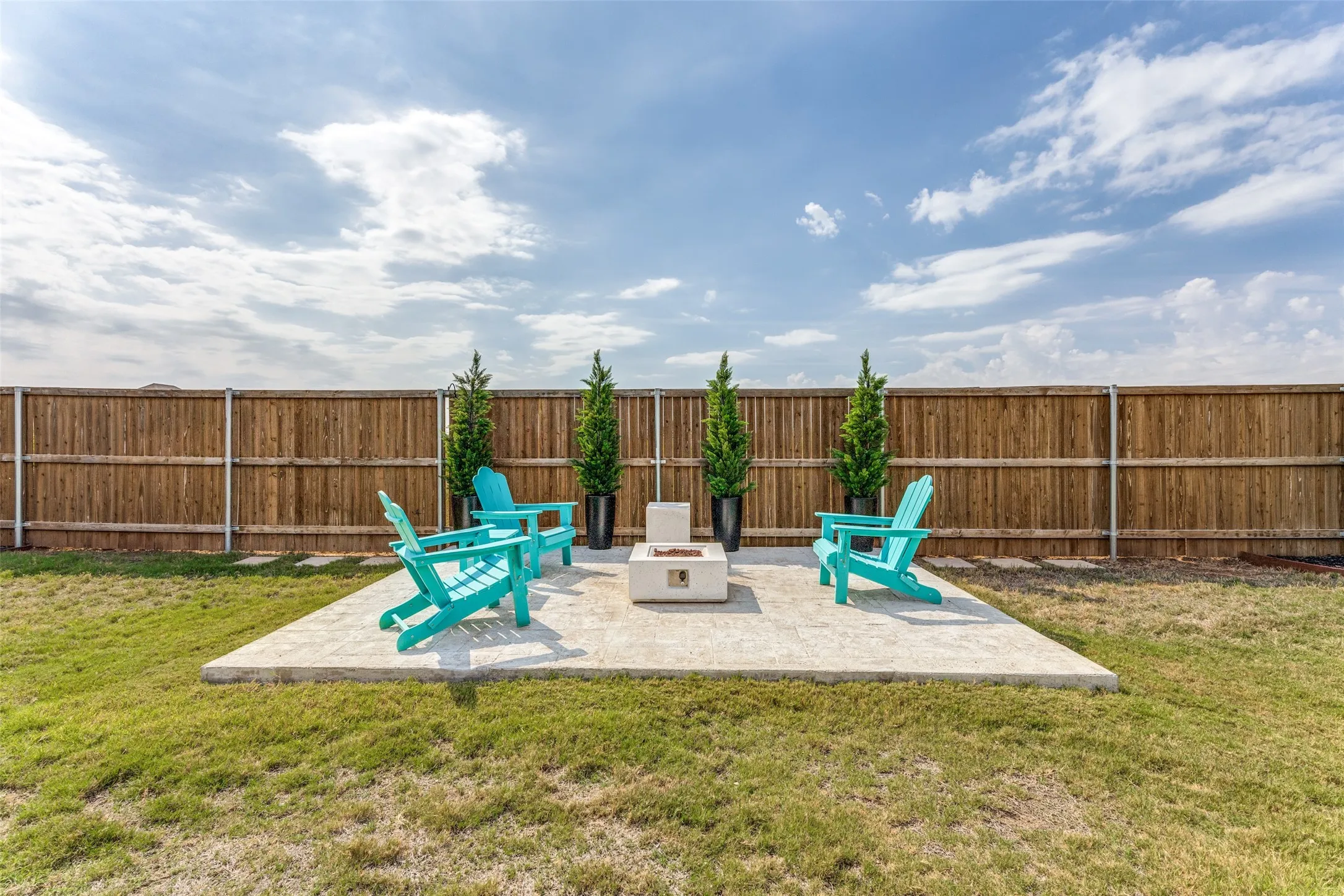Single Family Residence For Sale in Tarrant County , 2213 Lacerta Drive, Haslet, Texas 76052, 4 Bedroom, 3 Bathroom, 3 Garage spaces, 2,766 Sqft, built in 2022, mls#21407944, Real Estate Agent in Haslet, Homes For Sale in Tarrant county, Homes For Sale in Haslet, Realtor in Haslet Texas, Real Estate Brokerage Independent Realty Texas, Luminita Cordes Realtor