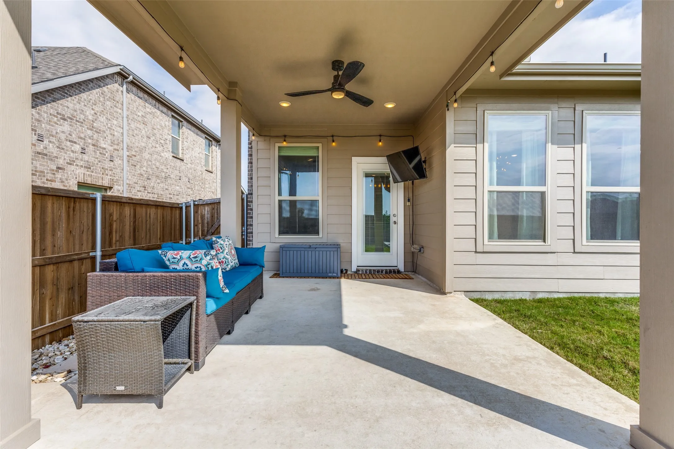 Single Family Residence For Sale in Tarrant County , 2213 Lacerta Drive, Haslet, Texas 76052, 4 Bedroom, 3 Bathroom, 3 Garage spaces, 2,766 Sqft, built in 2022, mls#21407944, Real Estate Agent in Haslet, Homes For Sale in Tarrant county, Homes For Sale in Haslet, Realtor in Haslet Texas, Real Estate Brokerage Independent Realty Texas, Luminita Cordes Realtor