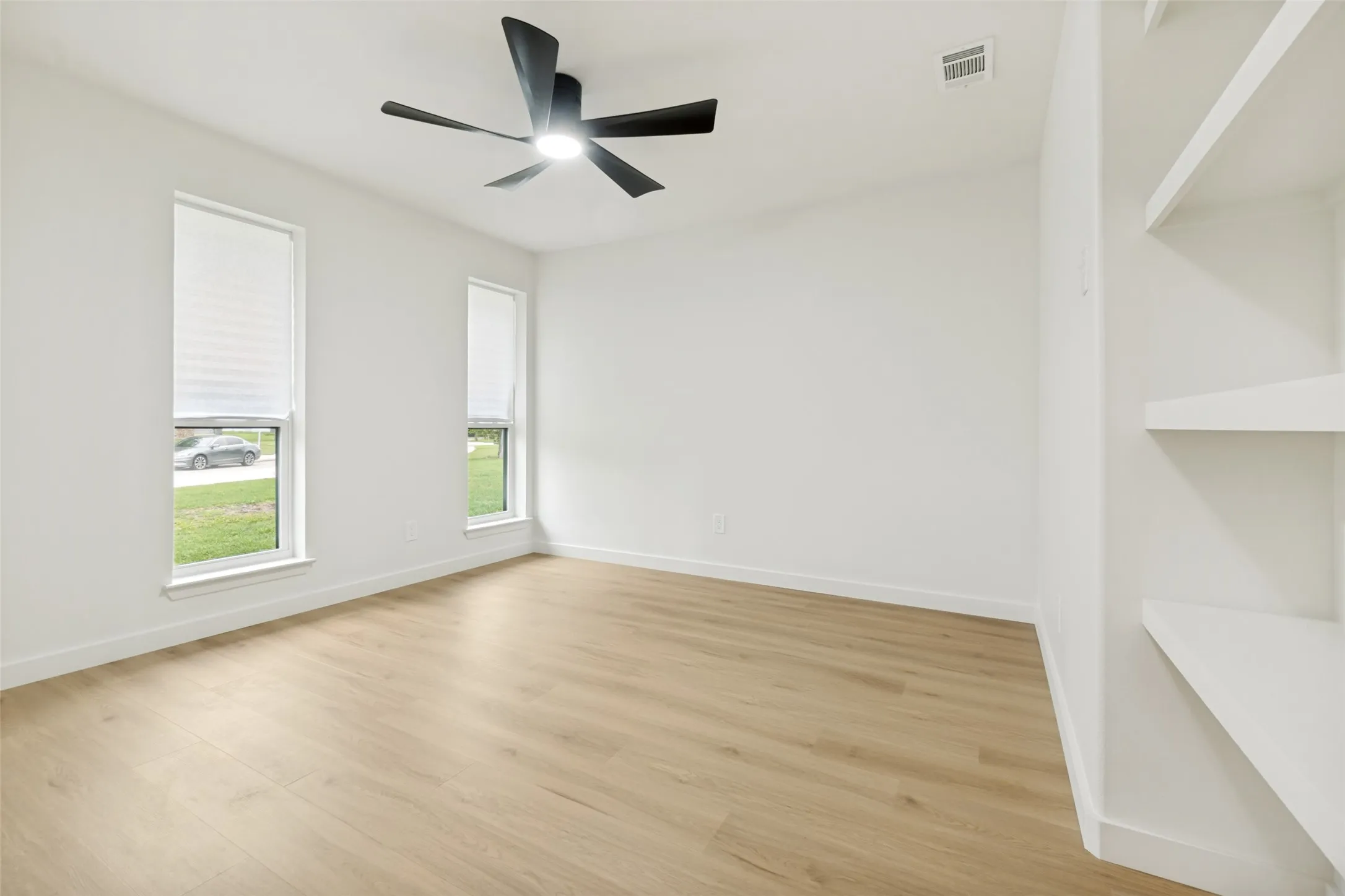 Flexible 4th bedroom or office/study