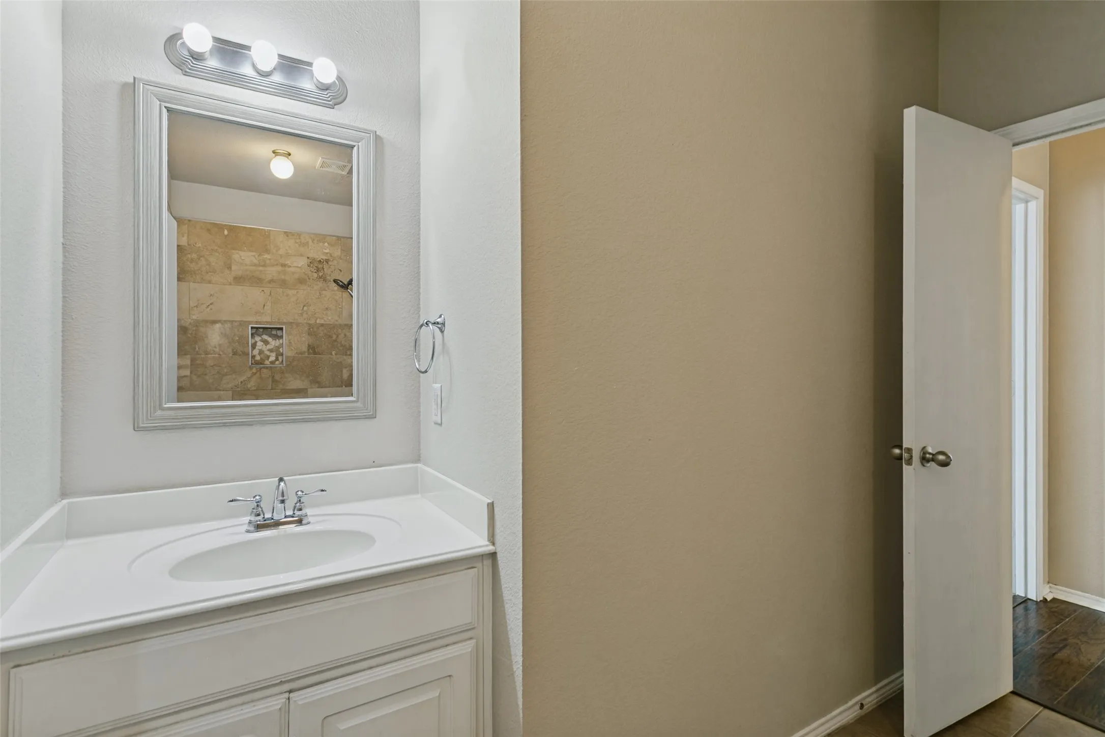 Single Family Residence For Sale in Tarrant County , 11204 Beechgrove Court, Fort Worth, Texas 76140, 4 Bedroom, 2 Bathroom, 2 Garage spaces, 1,756 Sqft, built in 2014, mls#21403926, Real Estate Agent in Fort Worth, Homes For Sale in Tarrant county, Homes For Sale in Fort Worth, Realtor in Fort Worth Texas, Real Estate Brokerage Independent Realty Texas, Luminita Cordes Realtor