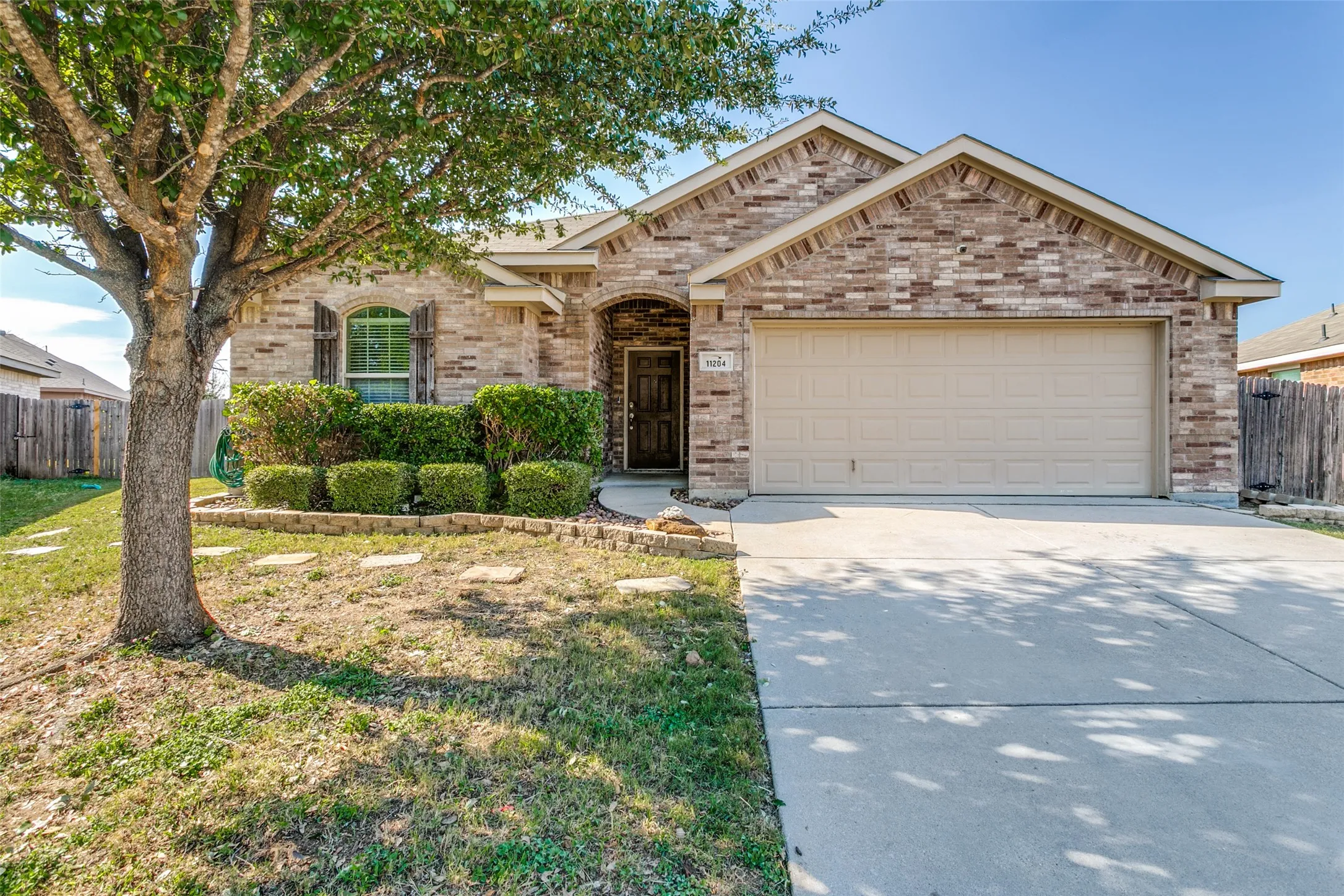 Single Family Residence For Sale in Tarrant County , 11204 Beechgrove Court, Fort Worth, Texas 76140, 4 Bedroom, 2 Bathroom, 2 Garage spaces, 1,756 Sqft, built in 2014, mls#21403926, Real Estate Agent in Fort Worth, Homes For Sale in Tarrant county, Homes For Sale in Fort Worth, Realtor in Fort Worth Texas, Real Estate Brokerage Independent Realty Texas, Luminita Cordes Realtor