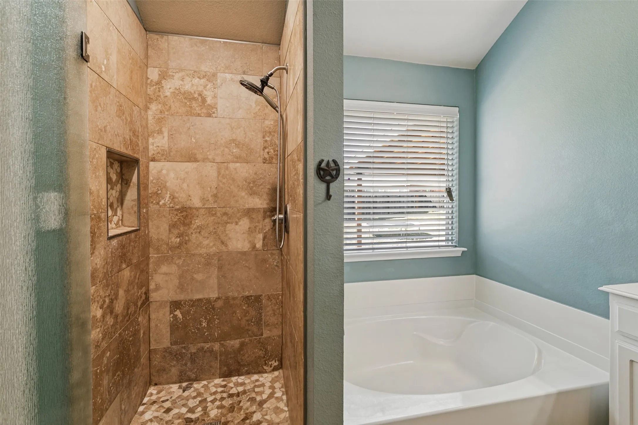 Single Family Residence For Sale in Tarrant County , 11204 Beechgrove Court, Fort Worth, Texas 76140, 4 Bedroom, 2 Bathroom, 2 Garage spaces, 1,756 Sqft, built in 2014, mls#21403926, Real Estate Agent in Fort Worth, Homes For Sale in Tarrant county, Homes For Sale in Fort Worth, Realtor in Fort Worth Texas, Real Estate Brokerage Independent Realty Texas, Luminita Cordes Realtor