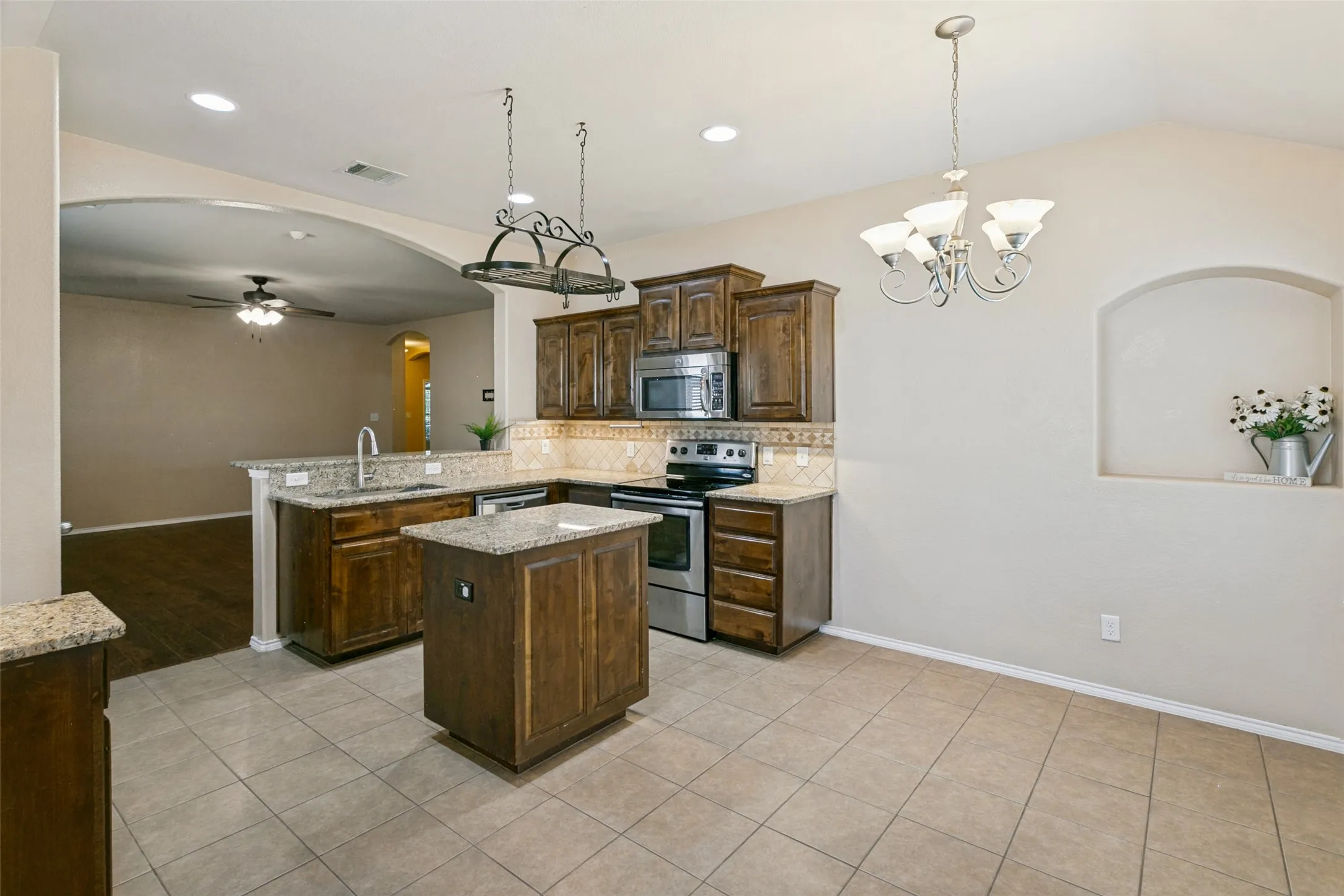 Single Family Residence For Sale in Tarrant County , 11204 Beechgrove Court, Fort Worth, Texas 76140, 4 Bedroom, 2 Bathroom, 2 Garage spaces, 1,756 Sqft, built in 2014, mls#21403926, Real Estate Agent in Fort Worth, Homes For Sale in Tarrant county, Homes For Sale in Fort Worth, Realtor in Fort Worth Texas, Real Estate Brokerage Independent Realty Texas, Luminita Cordes Realtor