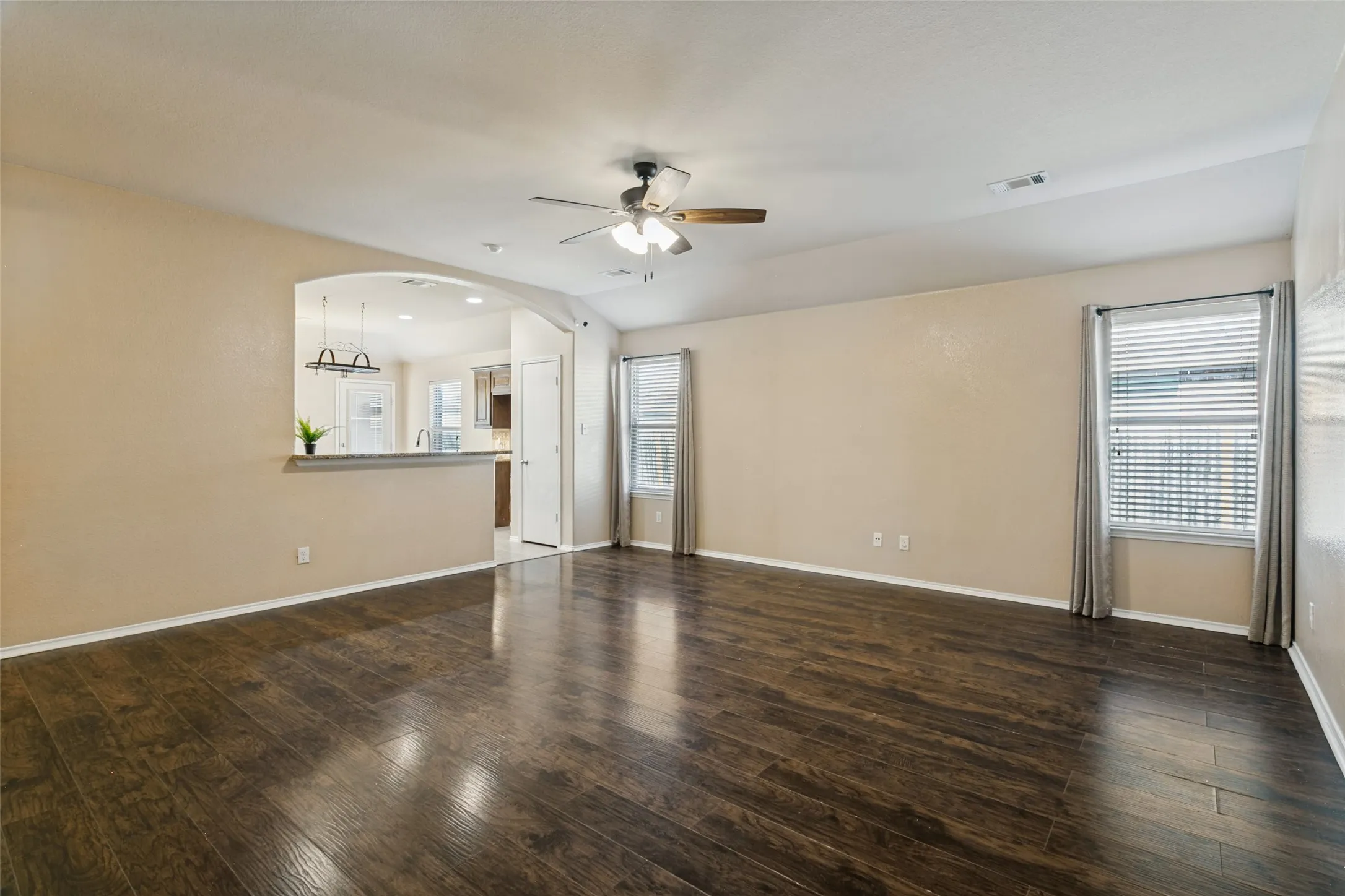 Single Family Residence For Sale in Tarrant County , 11204 Beechgrove Court, Fort Worth, Texas 76140, 4 Bedroom, 2 Bathroom, 2 Garage spaces, 1,756 Sqft, built in 2014, mls#21403926, Real Estate Agent in Fort Worth, Homes For Sale in Tarrant county, Homes For Sale in Fort Worth, Realtor in Fort Worth Texas, Real Estate Brokerage Independent Realty Texas, Luminita Cordes Realtor
