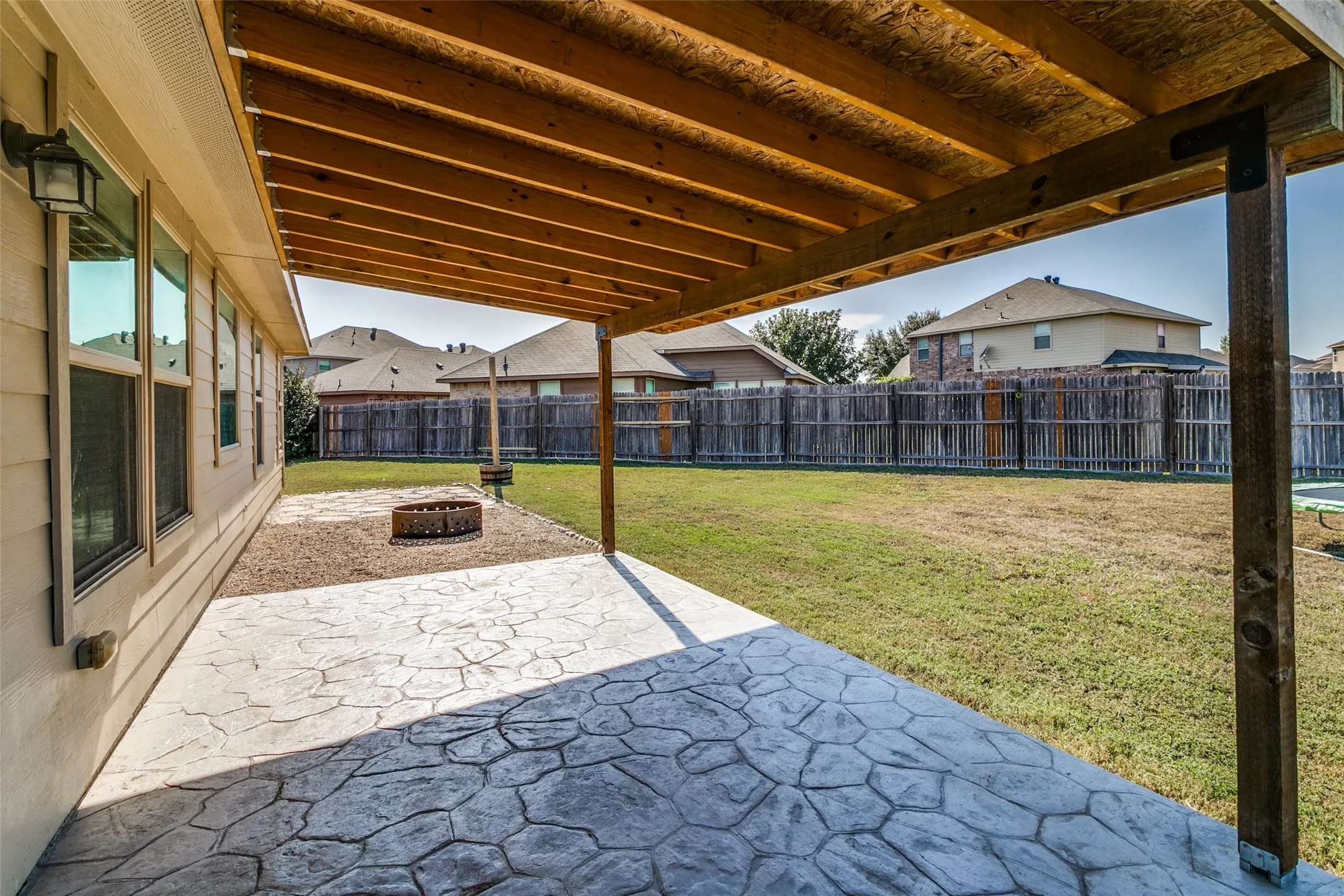 Single Family Residence For Sale in Tarrant County , 11204 Beechgrove Court, Fort Worth, Texas 76140, 4 Bedroom, 2 Bathroom, 2 Garage spaces, 1,756 Sqft, built in 2014, mls#21403926, Real Estate Agent in Fort Worth, Homes For Sale in Tarrant county, Homes For Sale in Fort Worth, Realtor in Fort Worth Texas, Real Estate Brokerage Independent Realty Texas, Luminita Cordes Realtor