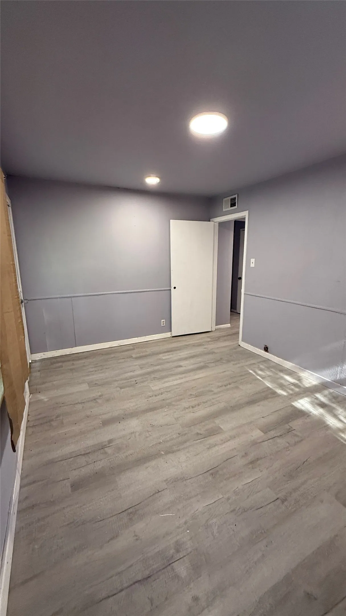 Entry room Living Room