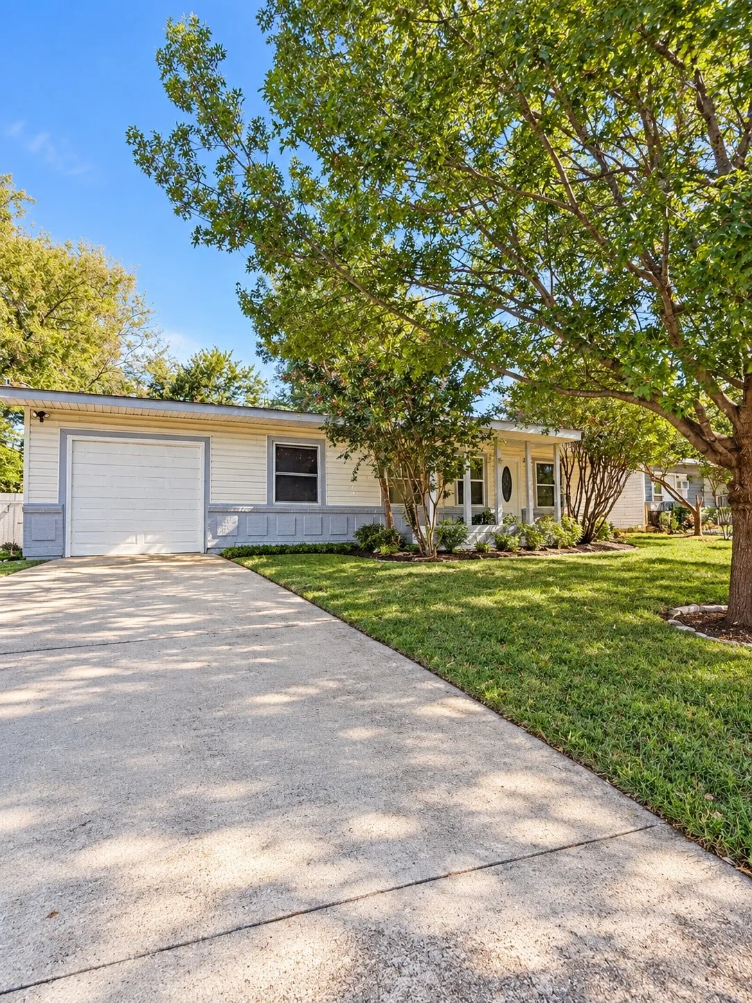 Exterior Side driveway