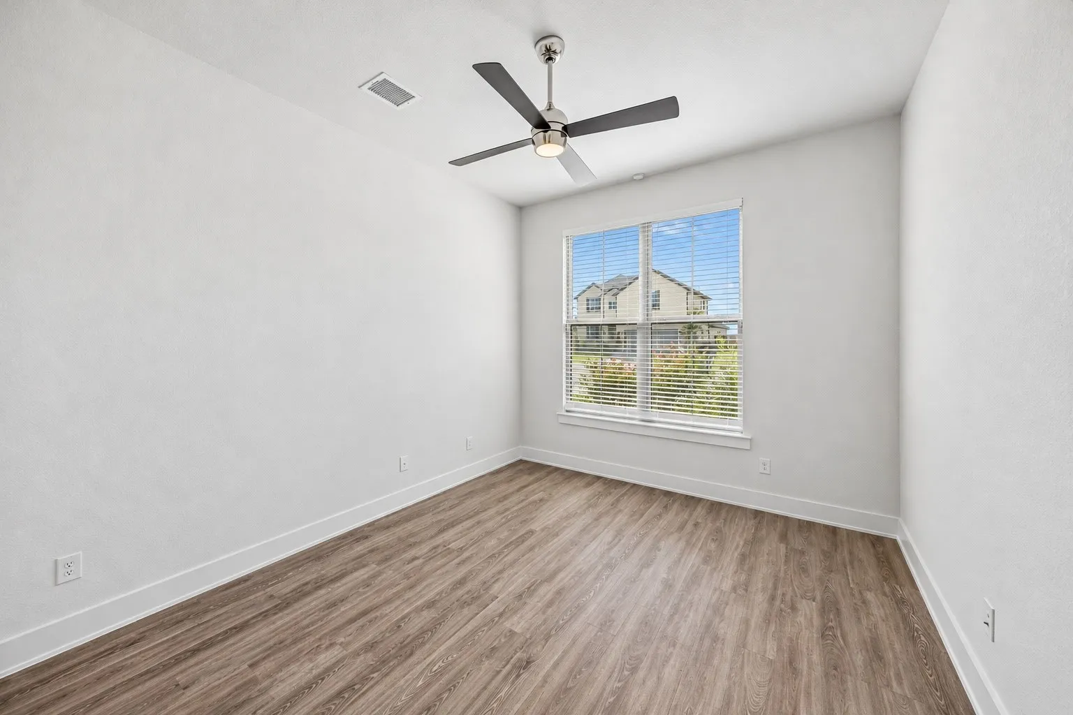 Single Family Residence For Sale in Denton County , 2970 Sunfish Street, Prosper, Texas 75078, 5 Bedroom, 6 Bathroom, 2 Garage spaces, 4,720 Sqft, built in 2023, mls#21408780, Real Estate Agent in Prosper, Homes For Sale in Denton county, Homes For Sale in Prosper, Realtor in Prosper Texas, Real Estate Brokerage Independent Realty Texas, Luminita Cordes Realtor