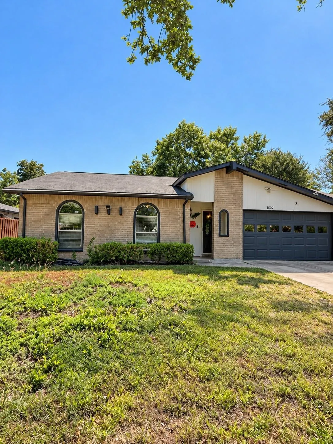 Single Family Residence For Sale in Dallas County , 1502 Bosque Drive, Garland, Texas 75040, 3 Bedroom, 2 Bathroom, 2 Garage spaces, 1,484 Sqft, built in 1974, mls#21408851, Real Estate Agent in Garland, Homes For Sale in Dallas county, Homes For Sale in Garland, Realtor in Garland Texas, Real Estate Brokerage Independent Realty Texas, Luminita Cordes Realtor