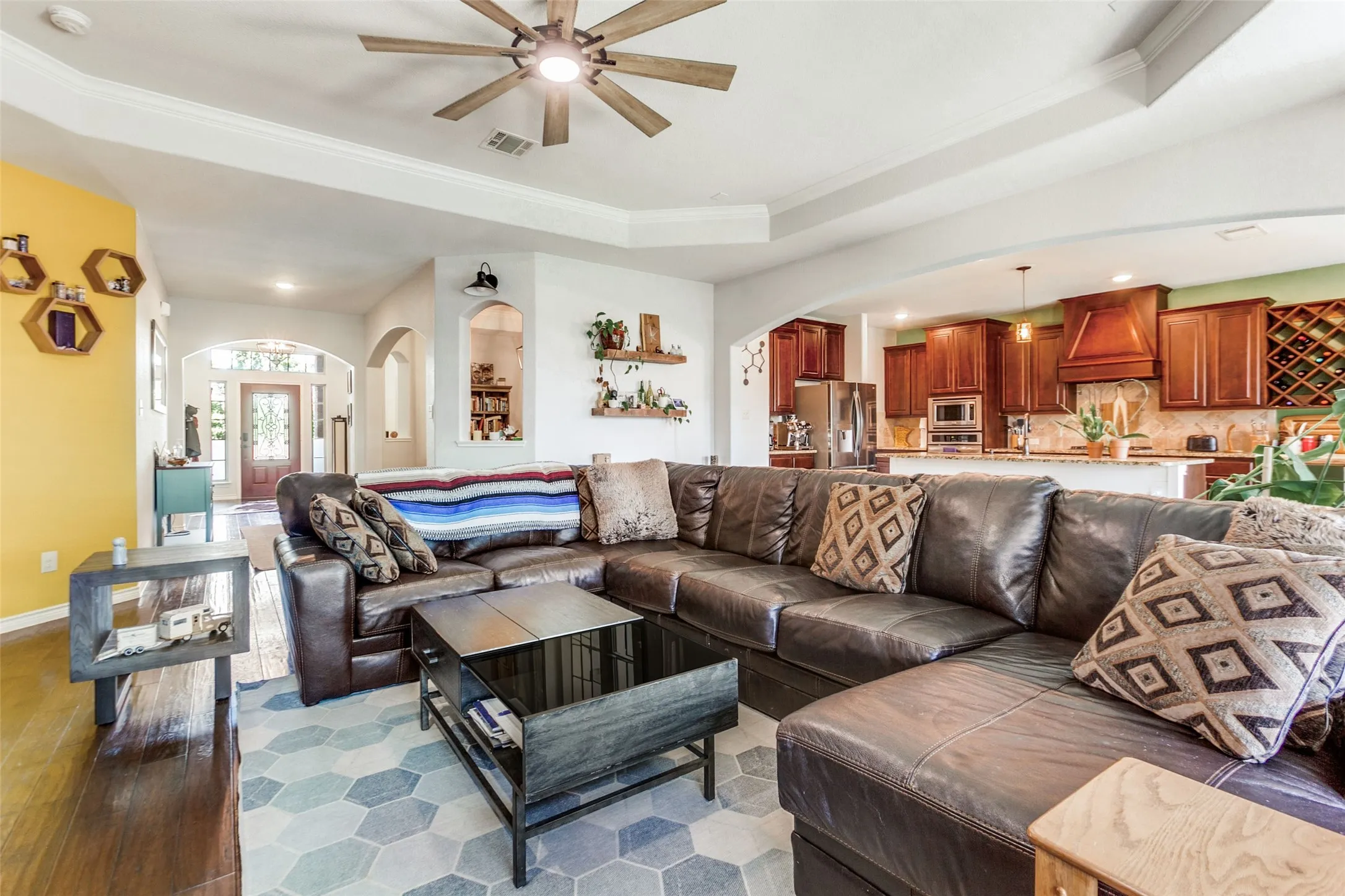 Single Family Residence For Sale in Kaufman County , 3003 Lily Lane, Heath, Texas 75126, 5 Bedroom, 3 Bathroom, 3 Garage spaces, 2,912 Sqft, built in 2016, mls#21408421, Real Estate Agent in Heath, Homes For Sale in Kaufman county, Homes For Sale in Heath, Realtor in Heath Texas, Real Estate Brokerage Independent Realty Texas, Luminita Cordes Realtor