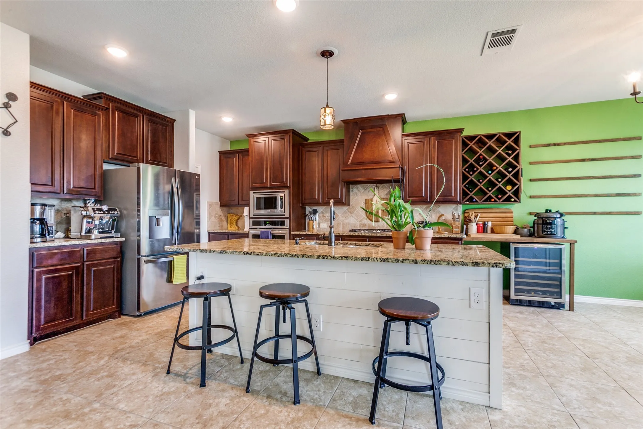 Single Family Residence For Sale in Kaufman County , 3003 Lily Lane, Heath, Texas 75126, 5 Bedroom, 3 Bathroom, 3 Garage spaces, 2,912 Sqft, built in 2016, mls#21408421, Real Estate Agent in Heath, Homes For Sale in Kaufman county, Homes For Sale in Heath, Realtor in Heath Texas, Real Estate Brokerage Independent Realty Texas, Luminita Cordes Realtor