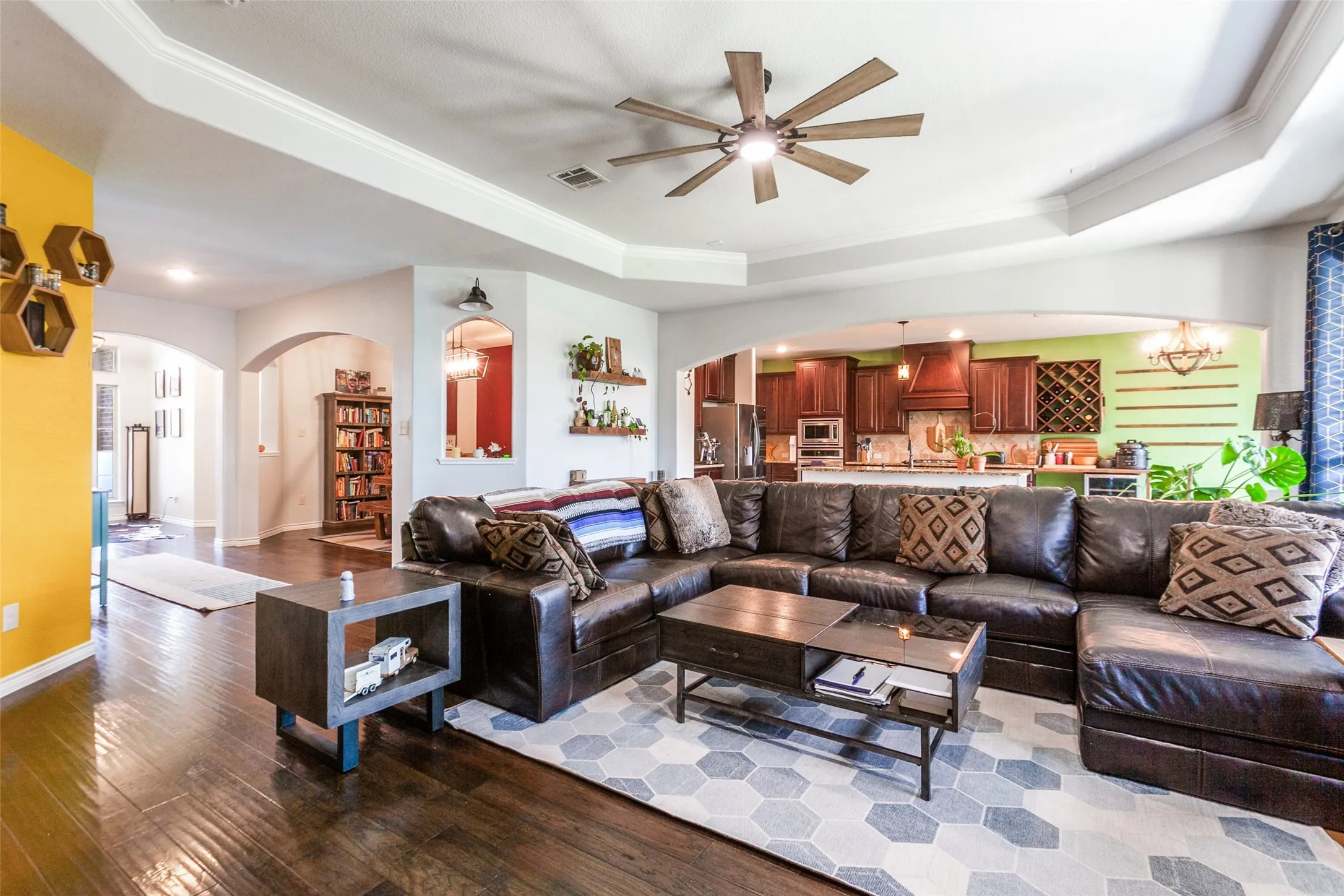 Single Family Residence For Sale in Kaufman County , 3003 Lily Lane, Heath, Texas 75126, 5 Bedroom, 3 Bathroom, 3 Garage spaces, 2,912 Sqft, built in 2016, mls#21408421, Real Estate Agent in Heath, Homes For Sale in Kaufman county, Homes For Sale in Heath, Realtor in Heath Texas, Real Estate Brokerage Independent Realty Texas, Luminita Cordes Realtor