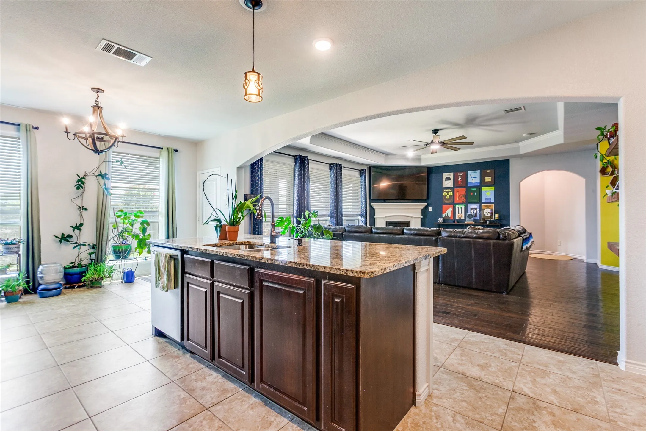 Single Family Residence For Sale in Kaufman County , 3003 Lily Lane, Heath, Texas 75126, 5 Bedroom, 3 Bathroom, 3 Garage spaces, 2,912 Sqft, built in 2016, mls#21408421, Real Estate Agent in Heath, Homes For Sale in Kaufman county, Homes For Sale in Heath, Realtor in Heath Texas, Real Estate Brokerage Independent Realty Texas, Luminita Cordes Realtor