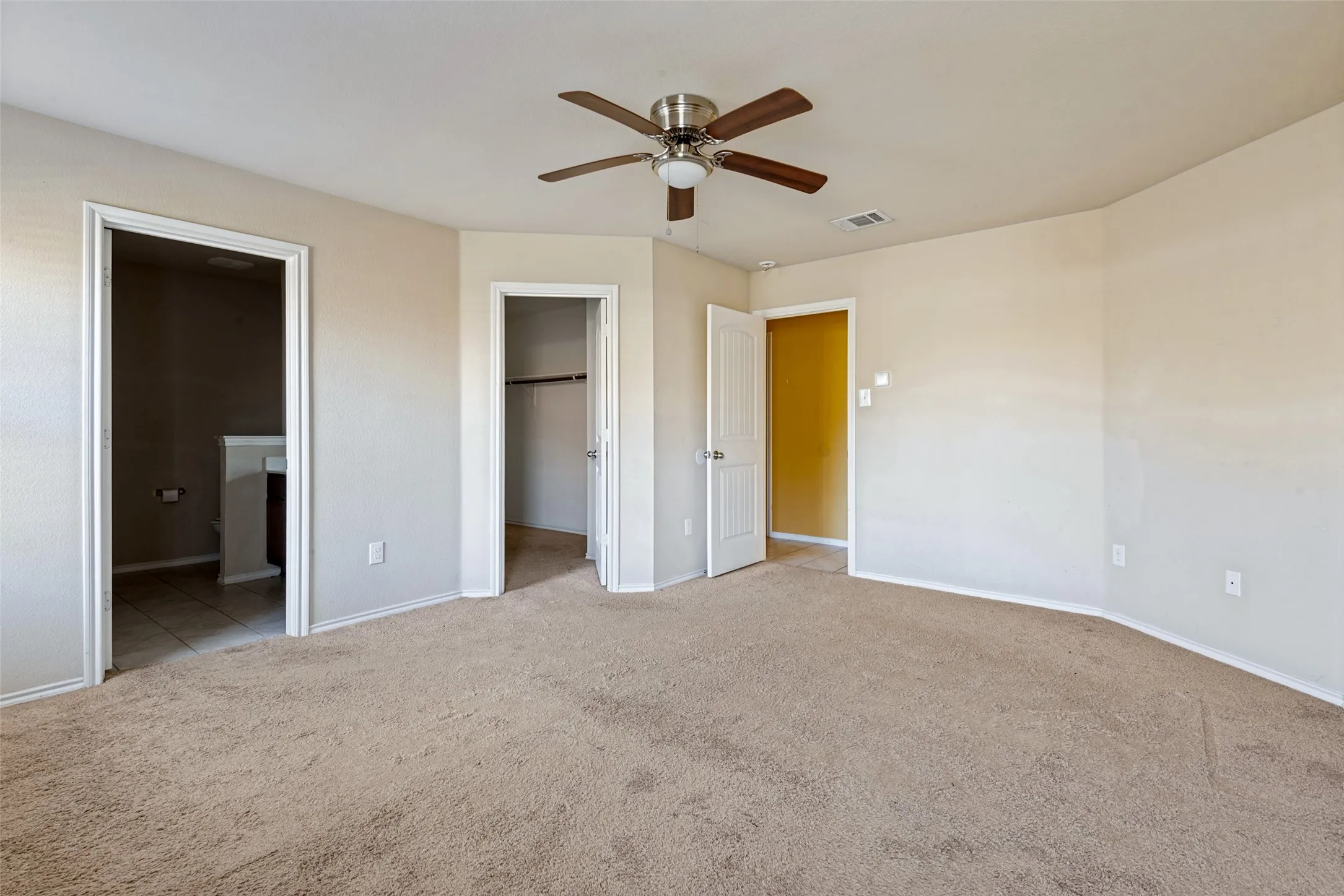 Single Family Residence For Sale in Kaufman County , 2430 Monty Street, Forney, Texas 75126, 4 Bedroom, 3 Bathroom, 2 Garage spaces, 2,198 Sqft, built in 2018, mls#21389826, Real Estate Agent in Forney, Homes For Sale in Kaufman county, Homes For Sale in Forney, Realtor in Forney Texas, Real Estate Brokerage Independent Realty Texas, Luminita Cordes Realtor