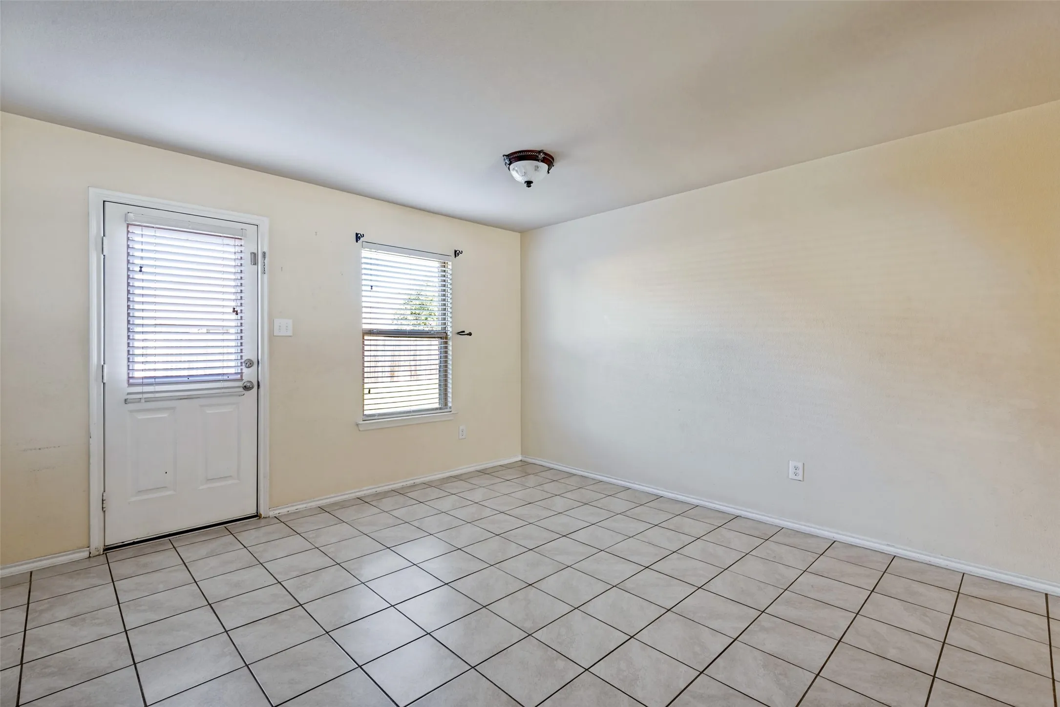 Single Family Residence For Sale in Kaufman County , 2430 Monty Street, Forney, Texas 75126, 4 Bedroom, 3 Bathroom, 2 Garage spaces, 2,198 Sqft, built in 2018, mls#21389826, Real Estate Agent in Forney, Homes For Sale in Kaufman county, Homes For Sale in Forney, Realtor in Forney Texas, Real Estate Brokerage Independent Realty Texas, Luminita Cordes Realtor
