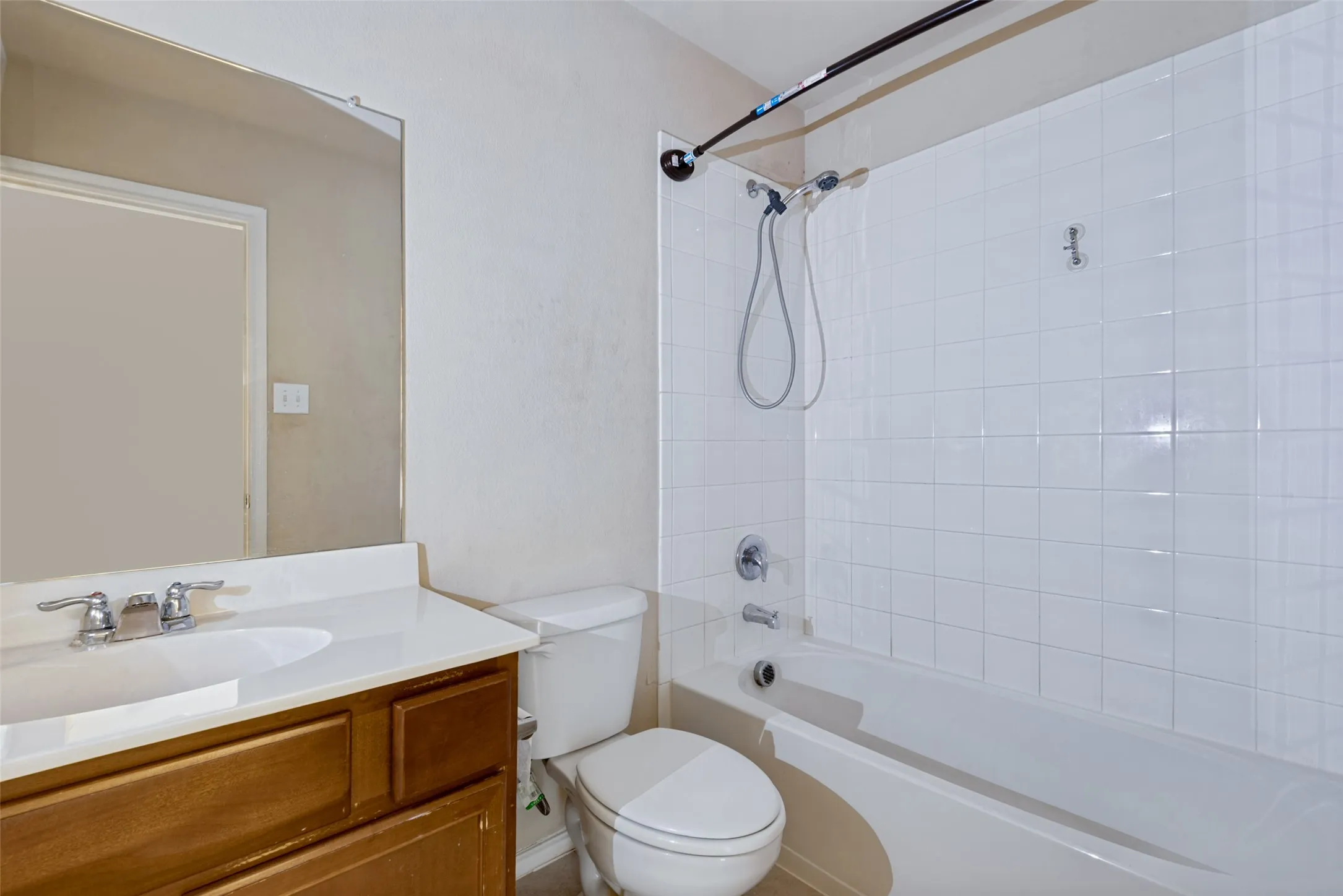Single Family Residence For Sale in Kaufman County , 2430 Monty Street, Forney, Texas 75126, 4 Bedroom, 3 Bathroom, 2 Garage spaces, 2,198 Sqft, built in 2018, mls#21389826, Real Estate Agent in Forney, Homes For Sale in Kaufman county, Homes For Sale in Forney, Realtor in Forney Texas, Real Estate Brokerage Independent Realty Texas, Luminita Cordes Realtor