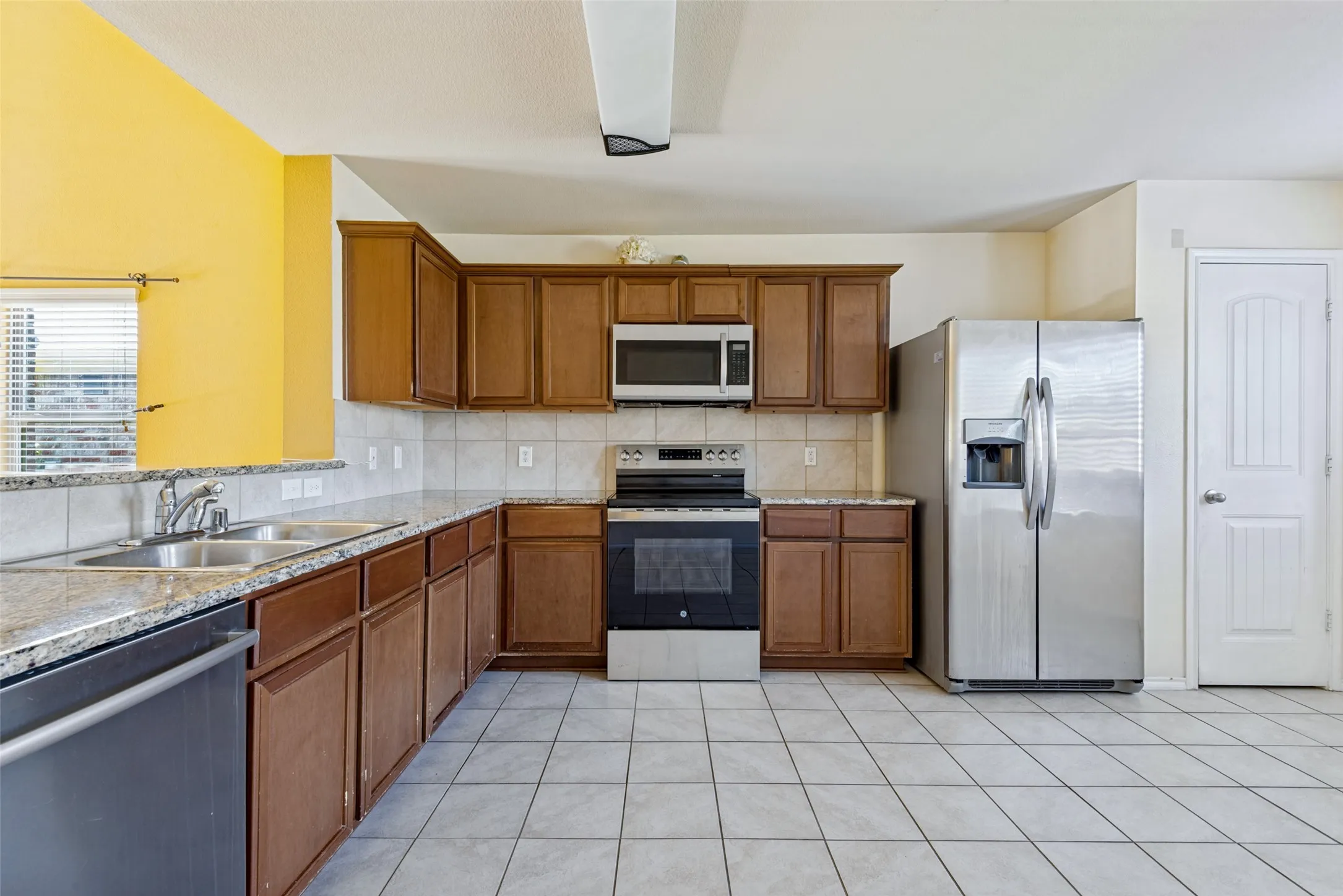Single Family Residence For Sale in Kaufman County , 2430 Monty Street, Forney, Texas 75126, 4 Bedroom, 3 Bathroom, 2 Garage spaces, 2,198 Sqft, built in 2018, mls#21389826, Real Estate Agent in Forney, Homes For Sale in Kaufman county, Homes For Sale in Forney, Realtor in Forney Texas, Real Estate Brokerage Independent Realty Texas, Luminita Cordes Realtor