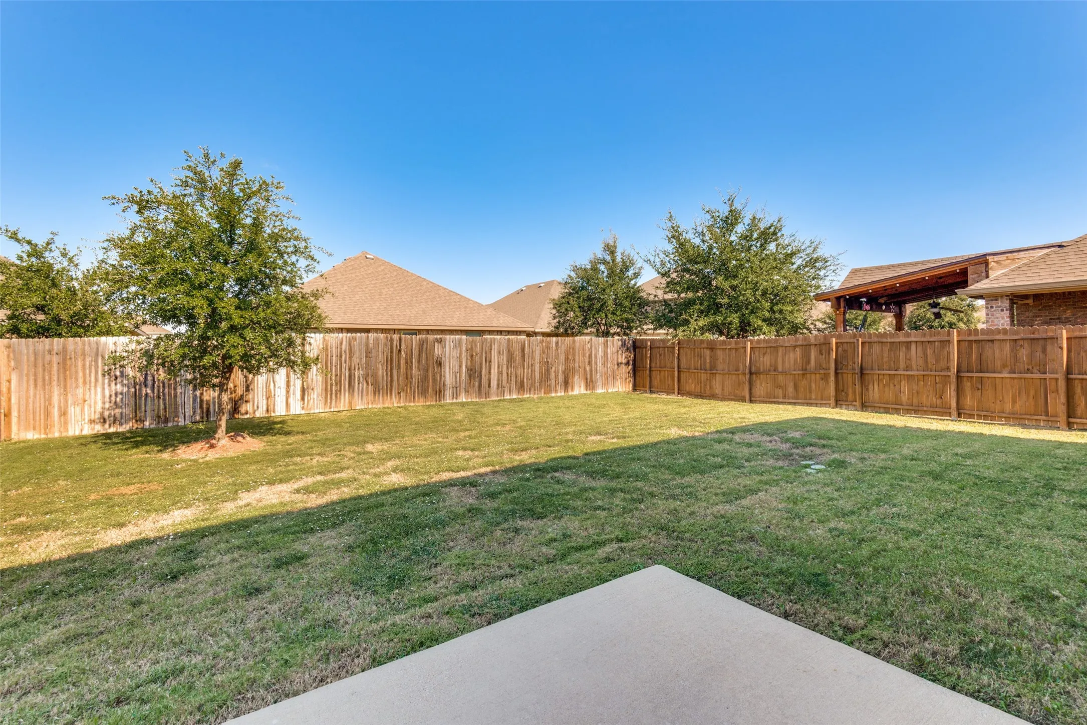 Single Family Residence For Sale in Kaufman County , 2430 Monty Street, Forney, Texas 75126, 4 Bedroom, 3 Bathroom, 2 Garage spaces, 2,198 Sqft, built in 2018, mls#21389826, Real Estate Agent in Forney, Homes For Sale in Kaufman county, Homes For Sale in Forney, Realtor in Forney Texas, Real Estate Brokerage Independent Realty Texas, Luminita Cordes Realtor