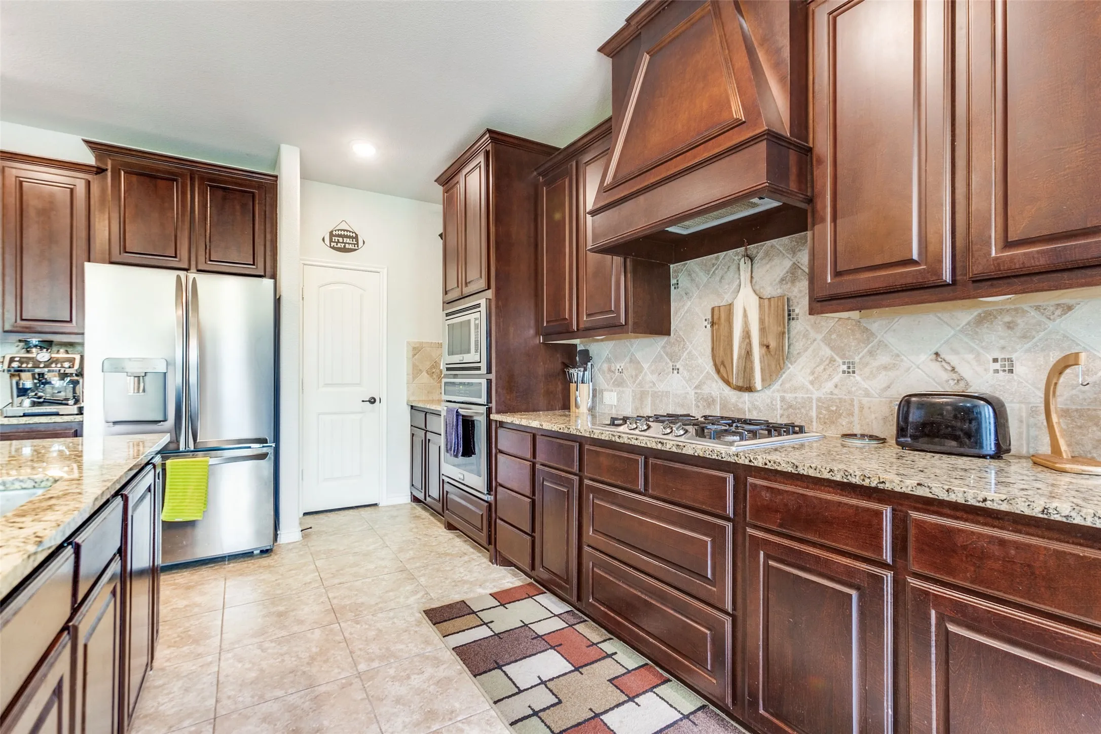 Single Family Residence For Rent in Kaufman County , 3003 Lily Lane, Heath, Texas 75126, 5 Bedroom, 3 Bathroom, 3 Garage spaces, 2,912 Sqft, built in 2016, mls#21408466, Real Estate Agent in Heath, Homes For Rent in Kaufman county, Homes For Rent in Heath, Realtor in Heath Texas, Real Estate Brokerage Independent Realty Texas, Luminita Cordes Realtor