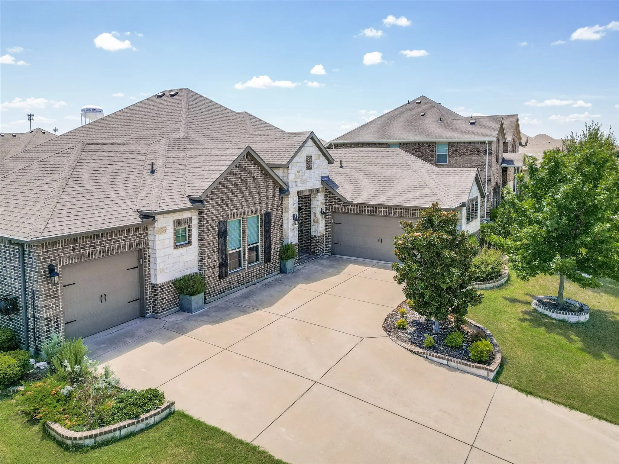 Single Family Residence For Rent in Kaufman County , 3003 Lily Lane, Heath, Texas 75126, 5 Bedroom, 3 Bathroom, 3 Garage spaces, 2,912 Sqft, built in 2016, mls#21408466, Real Estate Agent in Heath, Homes For Rent in Kaufman county, Homes For Rent in Heath, Realtor in Heath Texas, Real Estate Brokerage Independent Realty Texas, Luminita Cordes Realtor