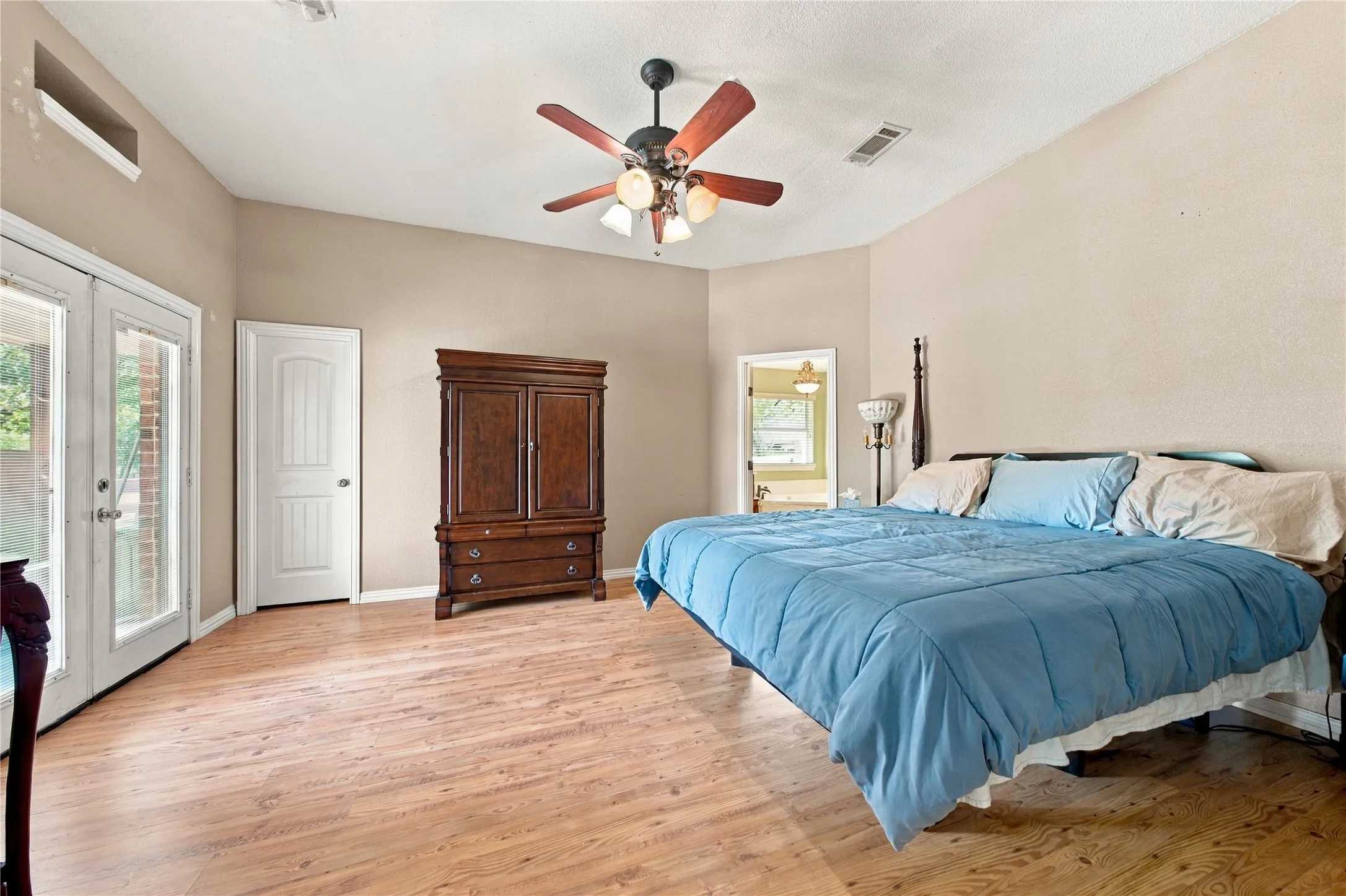 Single Family Residence For Sale in Henderson County , 5280 Loma Vista, Malakoff, Texas 75148, 3 Bedroom, 2 Bathroom, 2 Garage spaces, 2,024 Sqft, built in 2008, mls#21408855, Real Estate Agent in Malakoff, Homes For Sale in Henderson county, Homes For Sale in Malakoff, Realtor in Malakoff Texas, Real Estate Brokerage Independent Realty Texas, Luminita Cordes Realtor