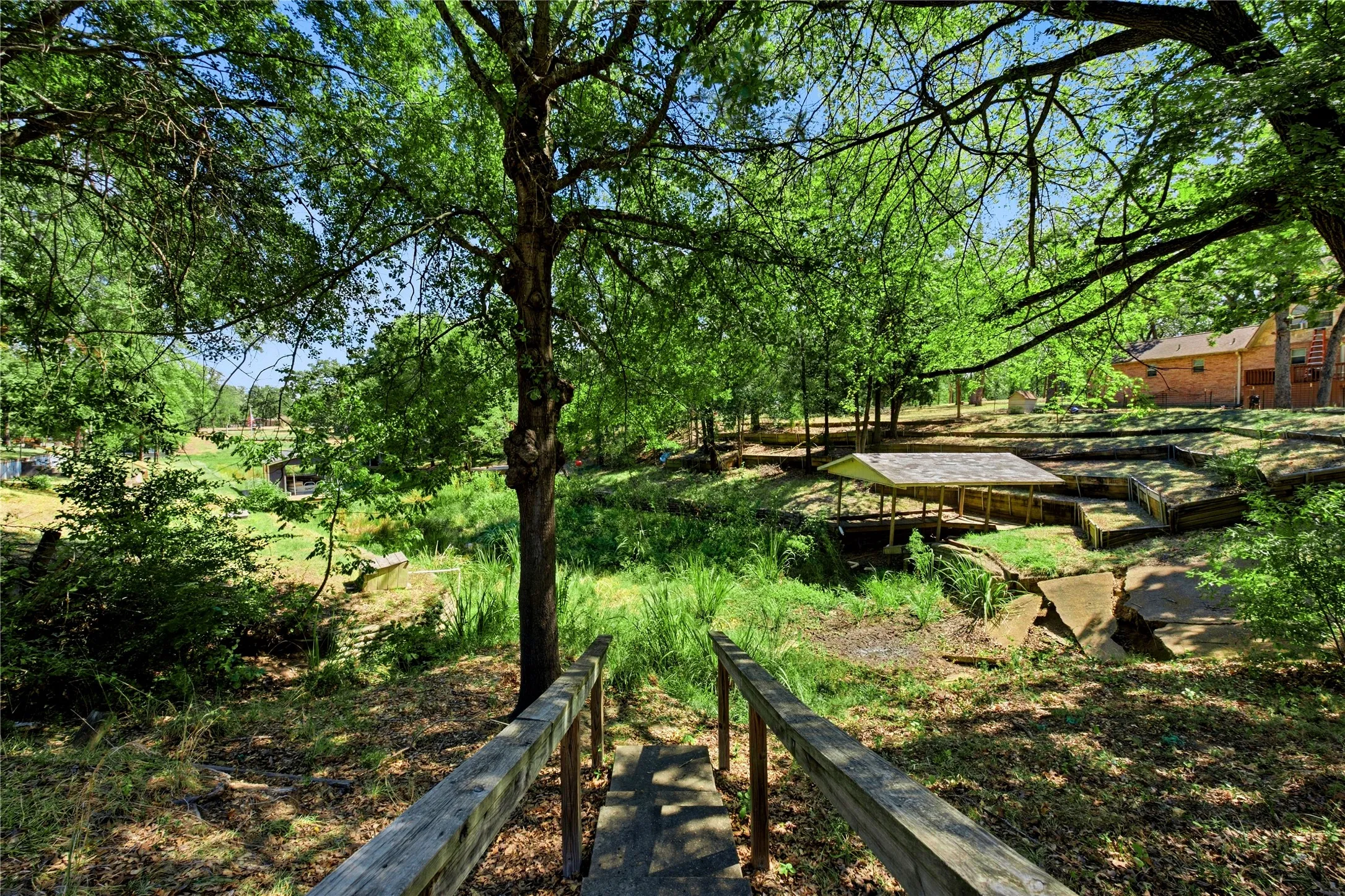 Single Family Residence For Sale in Henderson County , 5280 Loma Vista, Malakoff, Texas 75148, 3 Bedroom, 2 Bathroom, 2 Garage spaces, 2,024 Sqft, built in 2008, mls#21408855, Real Estate Agent in Malakoff, Homes For Sale in Henderson county, Homes For Sale in Malakoff, Realtor in Malakoff Texas, Real Estate Brokerage Independent Realty Texas, Luminita Cordes Realtor