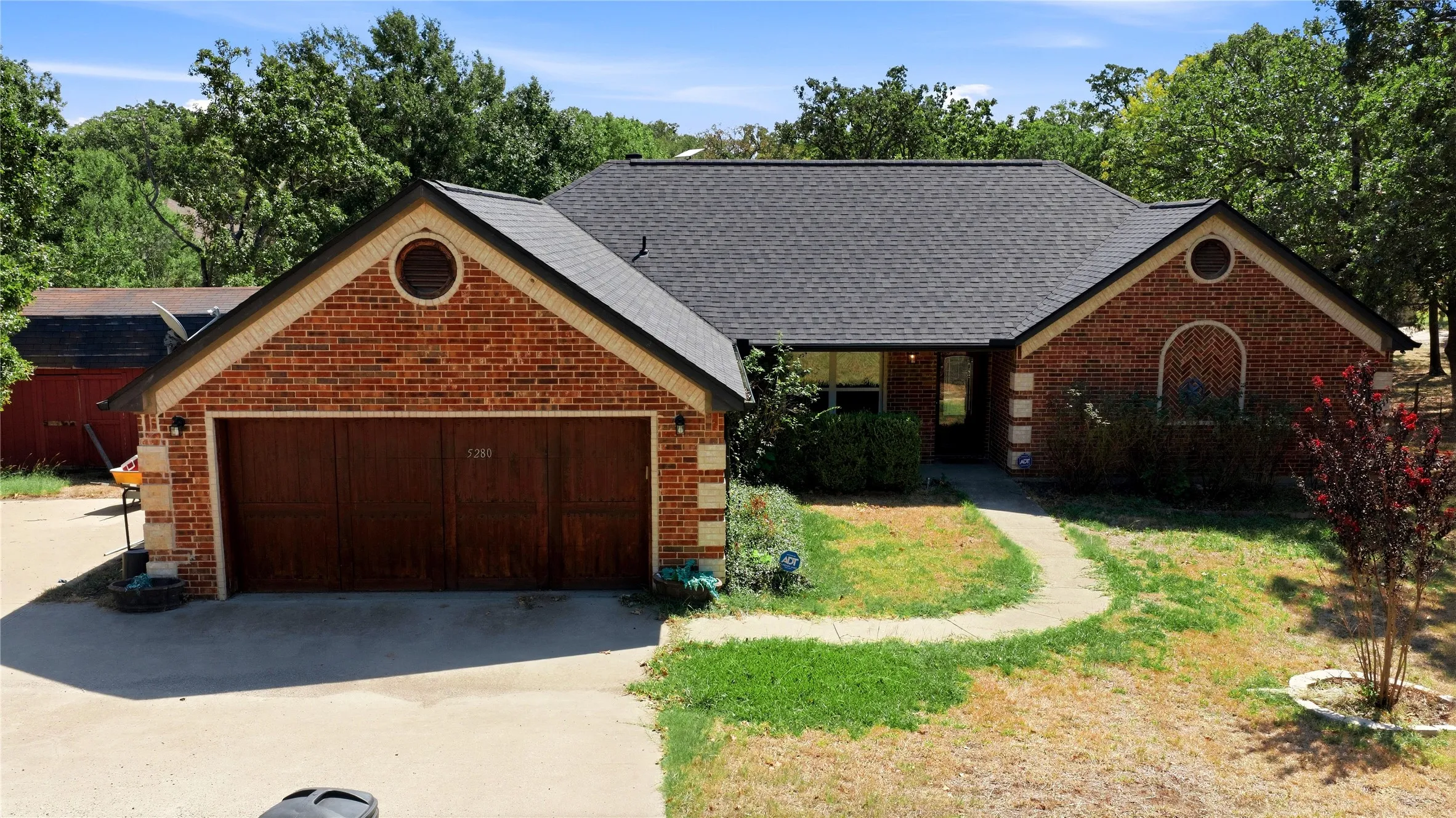 Single Family Residence For Sale in Henderson County , 5280 Loma Vista, Malakoff, Texas 75148, 3 Bedroom, 2 Bathroom, 2 Garage spaces, 2,024 Sqft, built in 2008, mls#21408855, Real Estate Agent in Malakoff, Homes For Sale in Henderson county, Homes For Sale in Malakoff, Realtor in Malakoff Texas, Real Estate Brokerage Independent Realty Texas, Luminita Cordes Realtor
