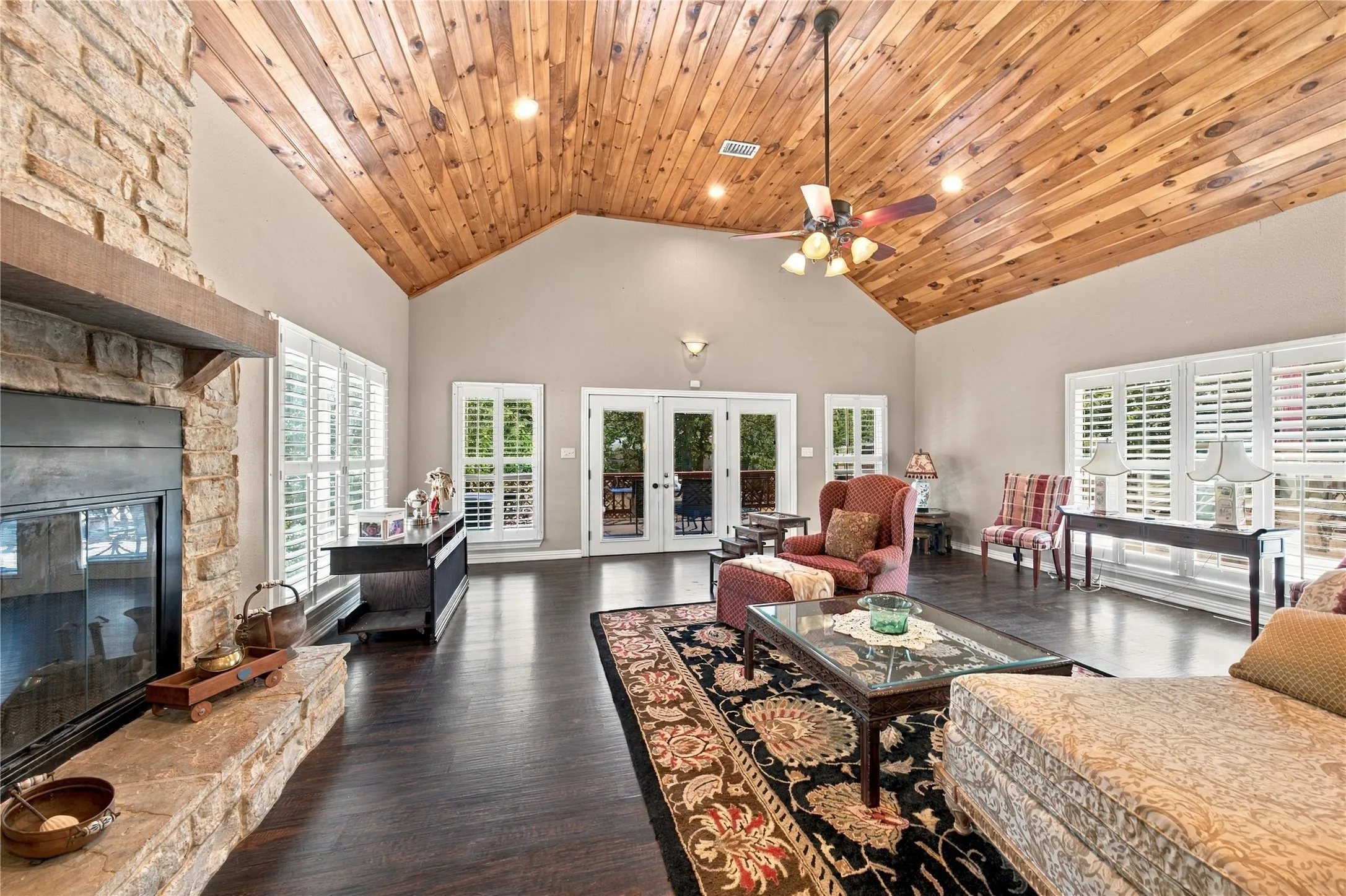Single Family Residence For Sale in Henderson County , 5280 Loma Vista, Malakoff, Texas 75148, 3 Bedroom, 2 Bathroom, 2 Garage spaces, 2,024 Sqft, built in 2008, mls#21408855, Real Estate Agent in Malakoff, Homes For Sale in Henderson county, Homes For Sale in Malakoff, Realtor in Malakoff Texas, Real Estate Brokerage Independent Realty Texas, Luminita Cordes Realtor