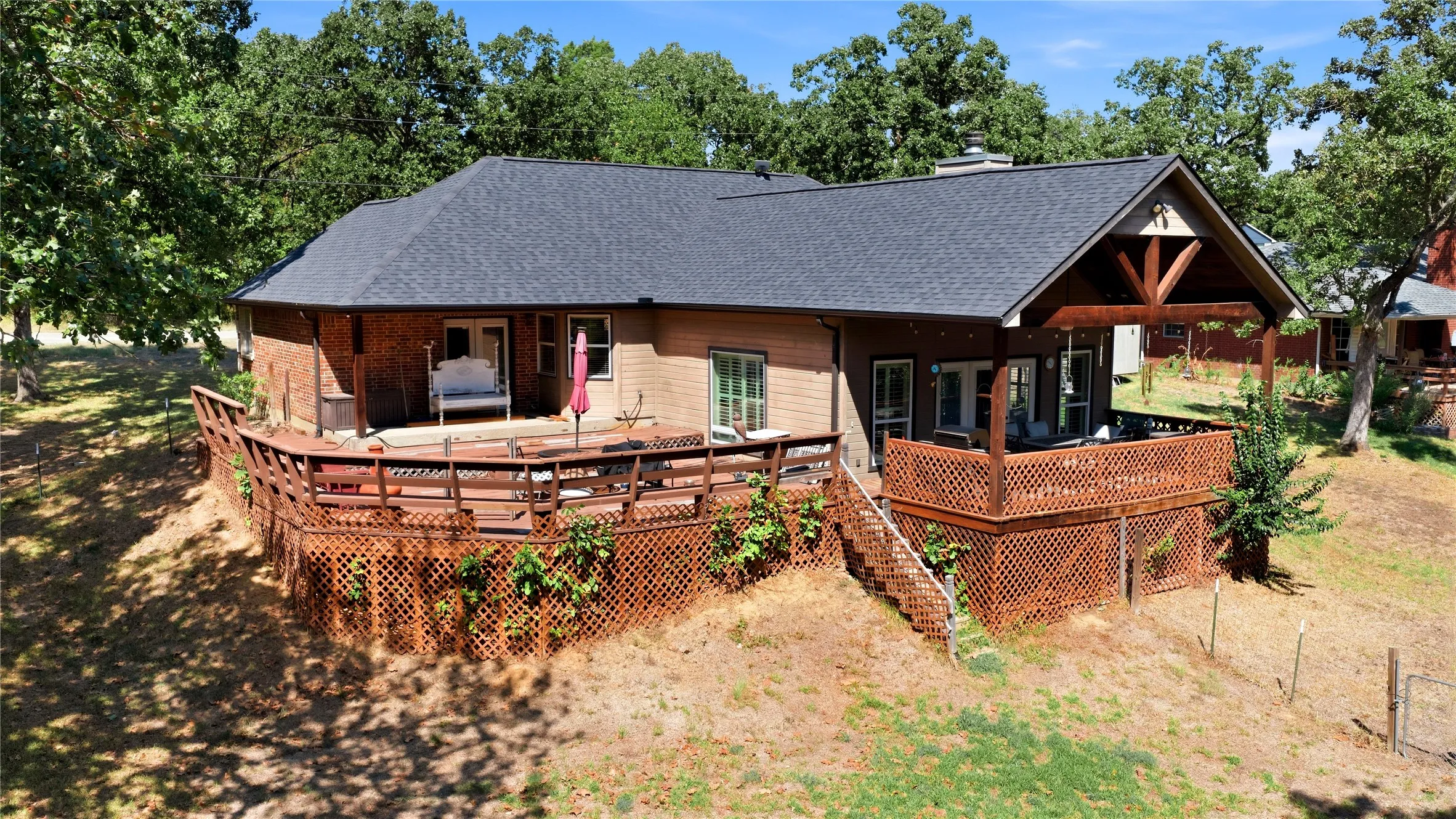 Single Family Residence For Sale in Henderson County , 5280 Loma Vista, Malakoff, Texas 75148, 3 Bedroom, 2 Bathroom, 2 Garage spaces, 2,024 Sqft, built in 2008, mls#21408855, Real Estate Agent in Malakoff, Homes For Sale in Henderson county, Homes For Sale in Malakoff, Realtor in Malakoff Texas, Real Estate Brokerage Independent Realty Texas, Luminita Cordes Realtor
