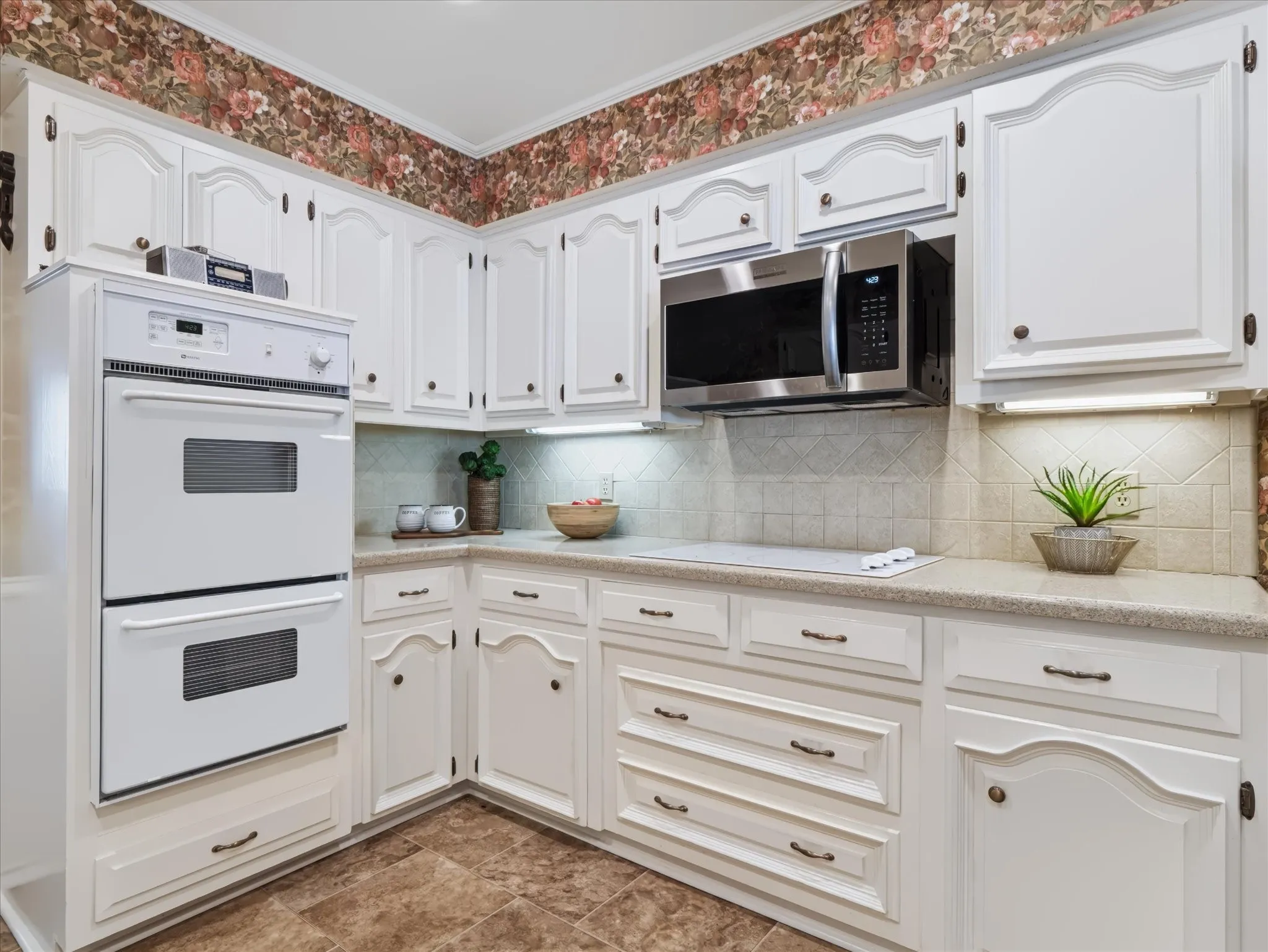 Single Family Residence For Sale in Dallas County , 6911 Brentfield Drive, Dallas, Texas 75248, 4 Bedroom, 3 Bathroom, 2 Garage spaces, 2,606 Sqft, built in 1976, mls#21405685, Real Estate Agent in Dallas, Homes For Sale in Dallas county, Homes For Sale in Dallas, Realtor in Dallas Texas, Real Estate Brokerage Independent Realty Texas, Luminita Cordes Realtor