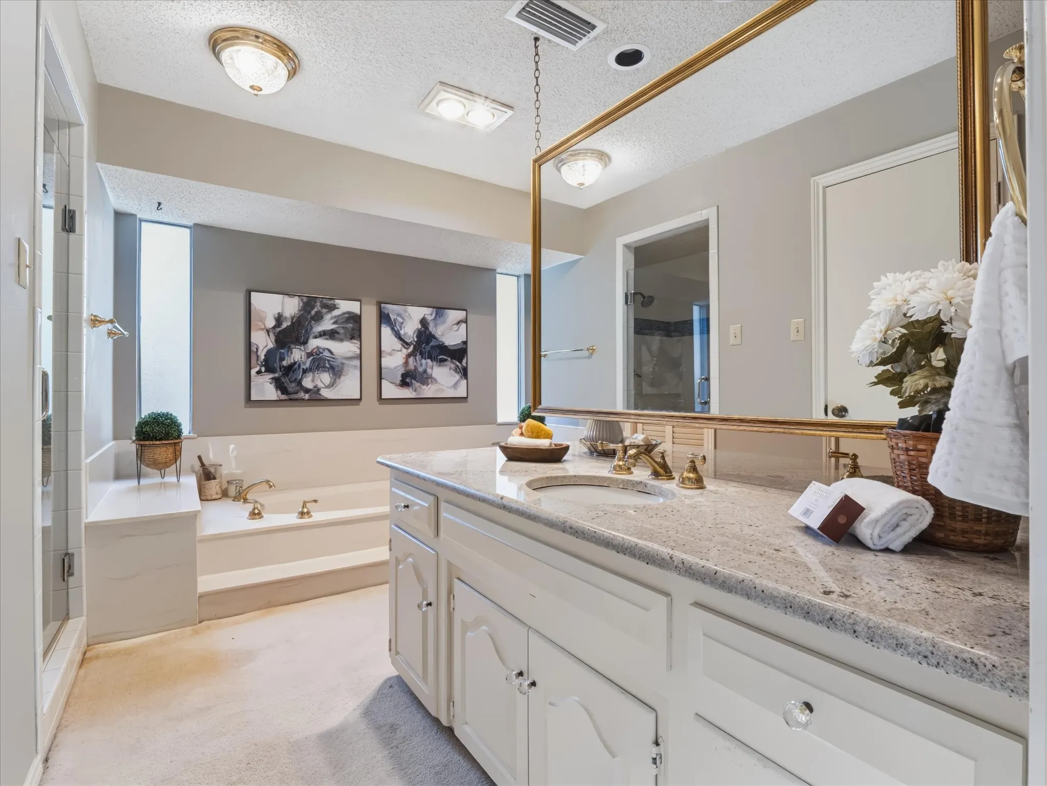 Single Family Residence For Sale in Dallas County , 6911 Brentfield Drive, Dallas, Texas 75248, 4 Bedroom, 3 Bathroom, 2 Garage spaces, 2,606 Sqft, built in 1976, mls#21405685, Real Estate Agent in Dallas, Homes For Sale in Dallas county, Homes For Sale in Dallas, Realtor in Dallas Texas, Real Estate Brokerage Independent Realty Texas, Luminita Cordes Realtor