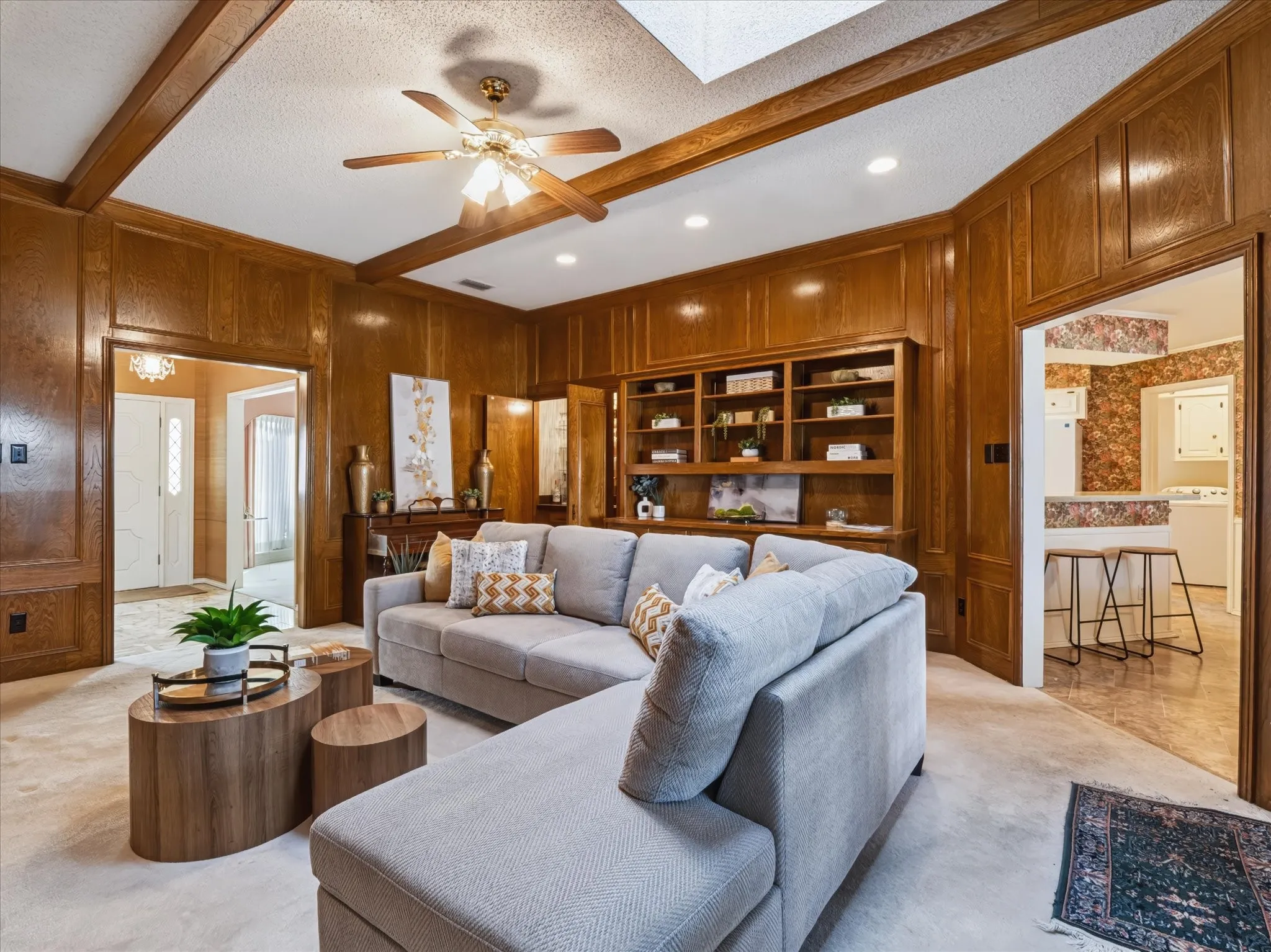 Single Family Residence For Sale in Dallas County , 6911 Brentfield Drive, Dallas, Texas 75248, 4 Bedroom, 3 Bathroom, 2 Garage spaces, 2,606 Sqft, built in 1976, mls#21405685, Real Estate Agent in Dallas, Homes For Sale in Dallas county, Homes For Sale in Dallas, Realtor in Dallas Texas, Real Estate Brokerage Independent Realty Texas, Luminita Cordes Realtor