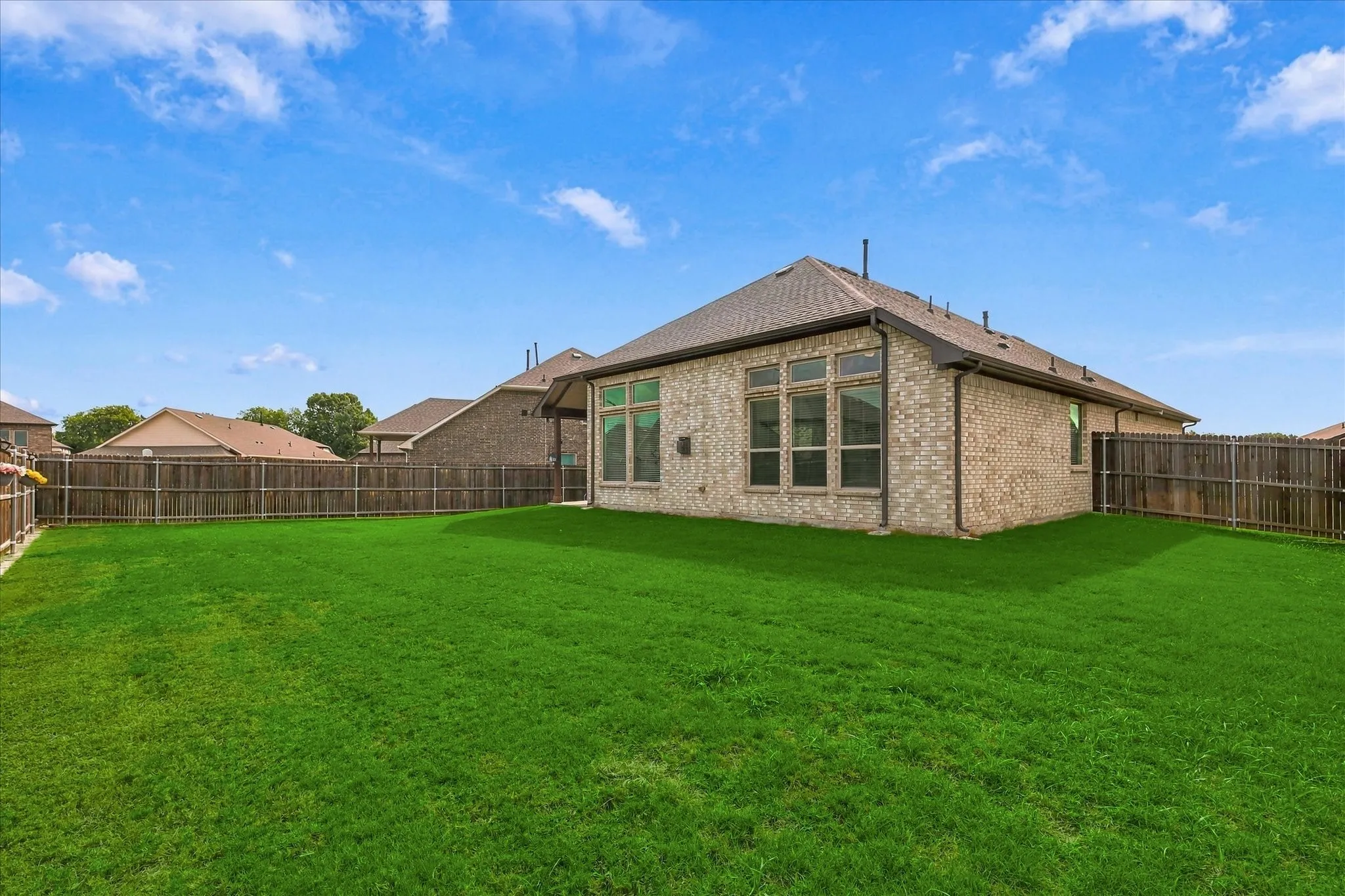 Single Family Residence For Sale in Collin County , 1504 Ravenswood Lane, Wylie, Texas 75098, 3 Bedroom, 2 Bathroom, 2 Garage spaces, 1,836 Sqft, built in 2020, mls#21408861, Real Estate Agent in Wylie, Homes For Sale in Collin county, Homes For Sale in Wylie, Realtor in Wylie Texas, Real Estate Brokerage Independent Realty Texas, Luminita Cordes Realtor