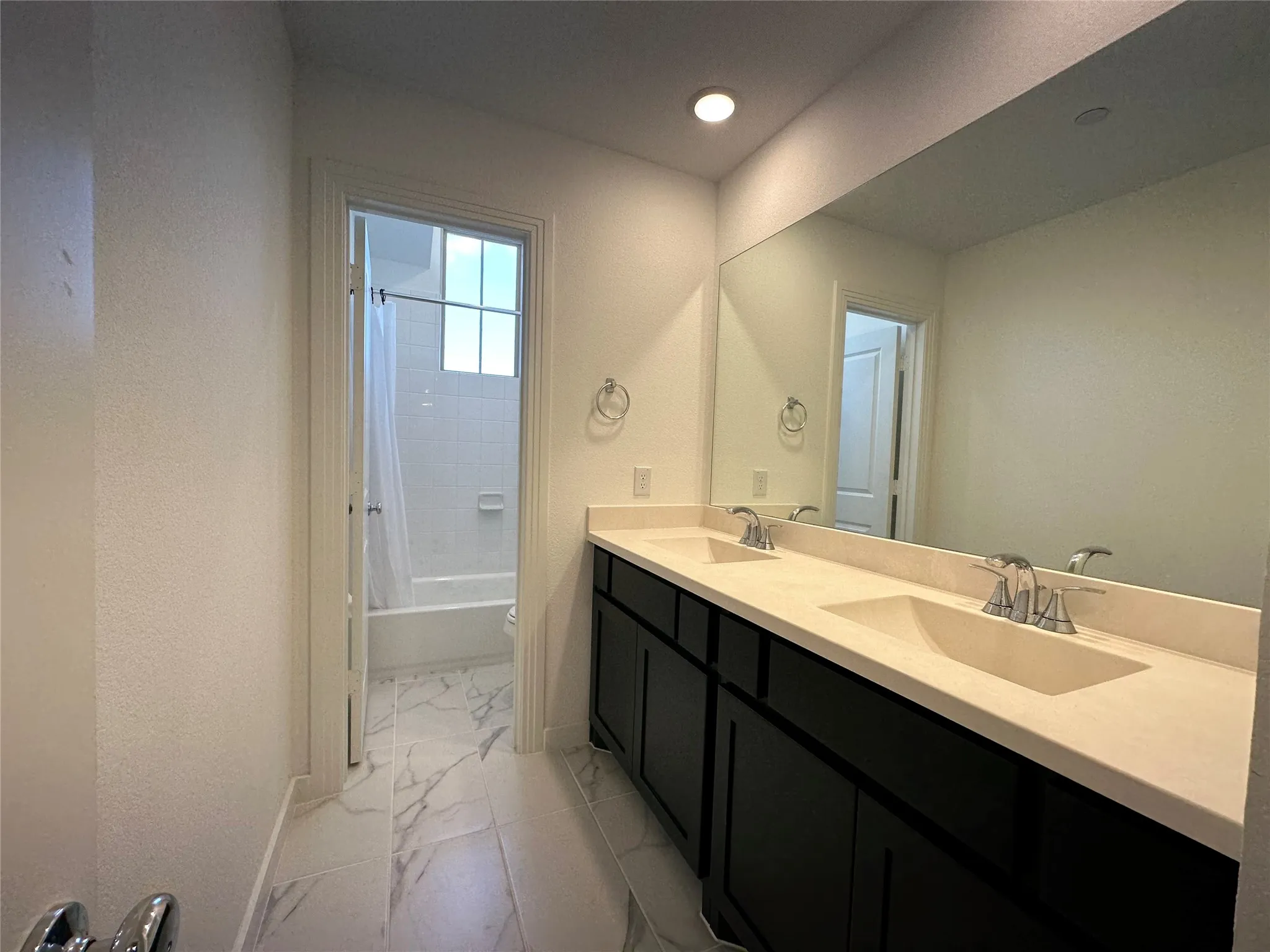 Townhouse For Rent in Collin County , 358 Somerville Drive, Mc Kinney, Texas 75071, 3 Bedroom, 3 Bathroom, 2 Garage spaces, 1,827 Sqft, built in 2021, mls#21408863, Real Estate Agent in Mc Kinney, Homes For Rent in Collin county, Homes For Rent in Mc Kinney, Realtor in Mc Kinney Texas, Real Estate Brokerage Independent Realty Texas, Luminita Cordes Realtor
