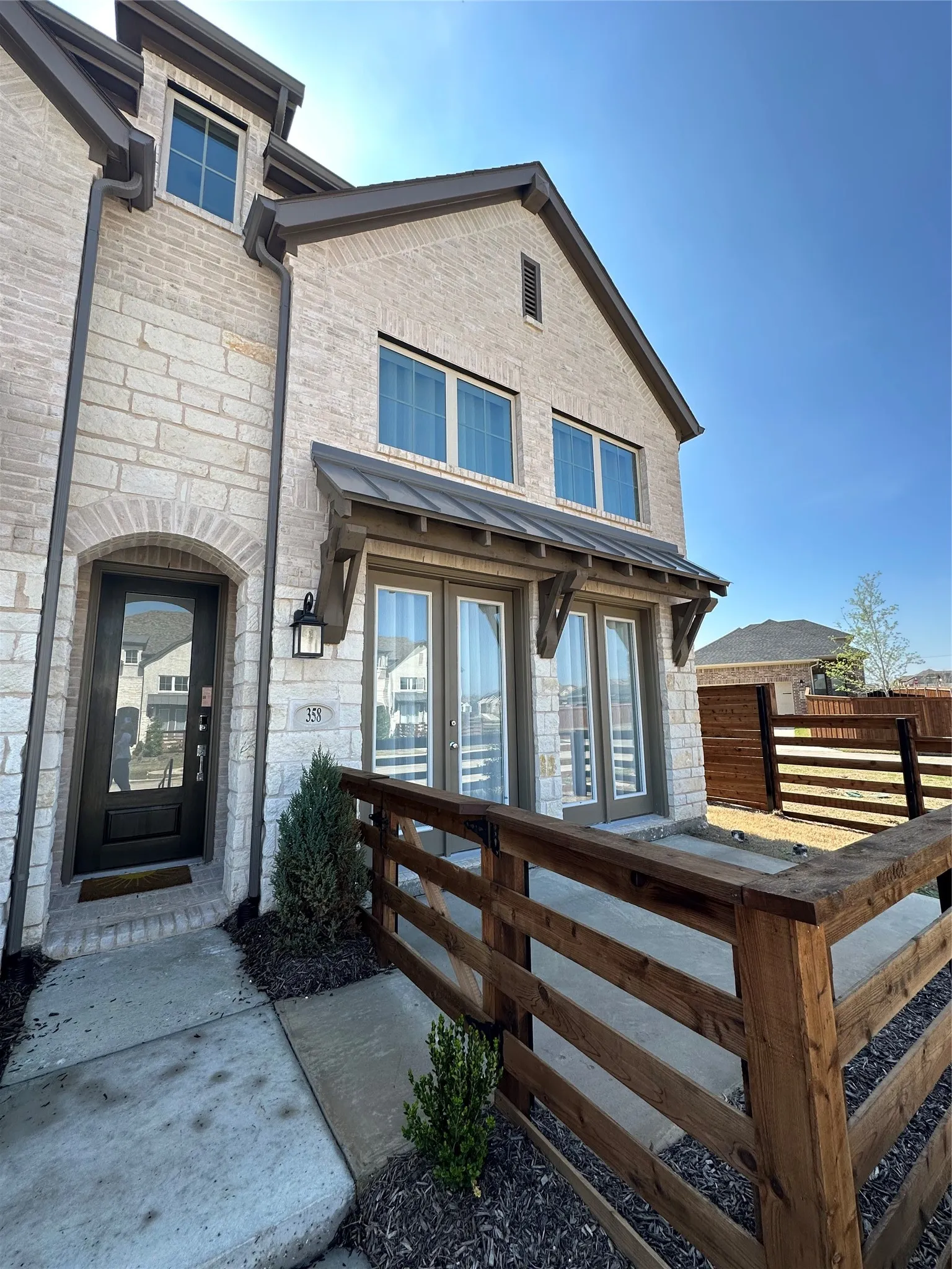 Townhouse For Rent in Collin County , 358 Somerville Drive, Mc Kinney, Texas 75071, 3 Bedroom, 3 Bathroom, 2 Garage spaces, 1,827 Sqft, built in 2021, mls#21408863, Real Estate Agent in Mc Kinney, Homes For Rent in Collin county, Homes For Rent in Mc Kinney, Realtor in Mc Kinney Texas, Real Estate Brokerage Independent Realty Texas, Luminita Cordes Realtor