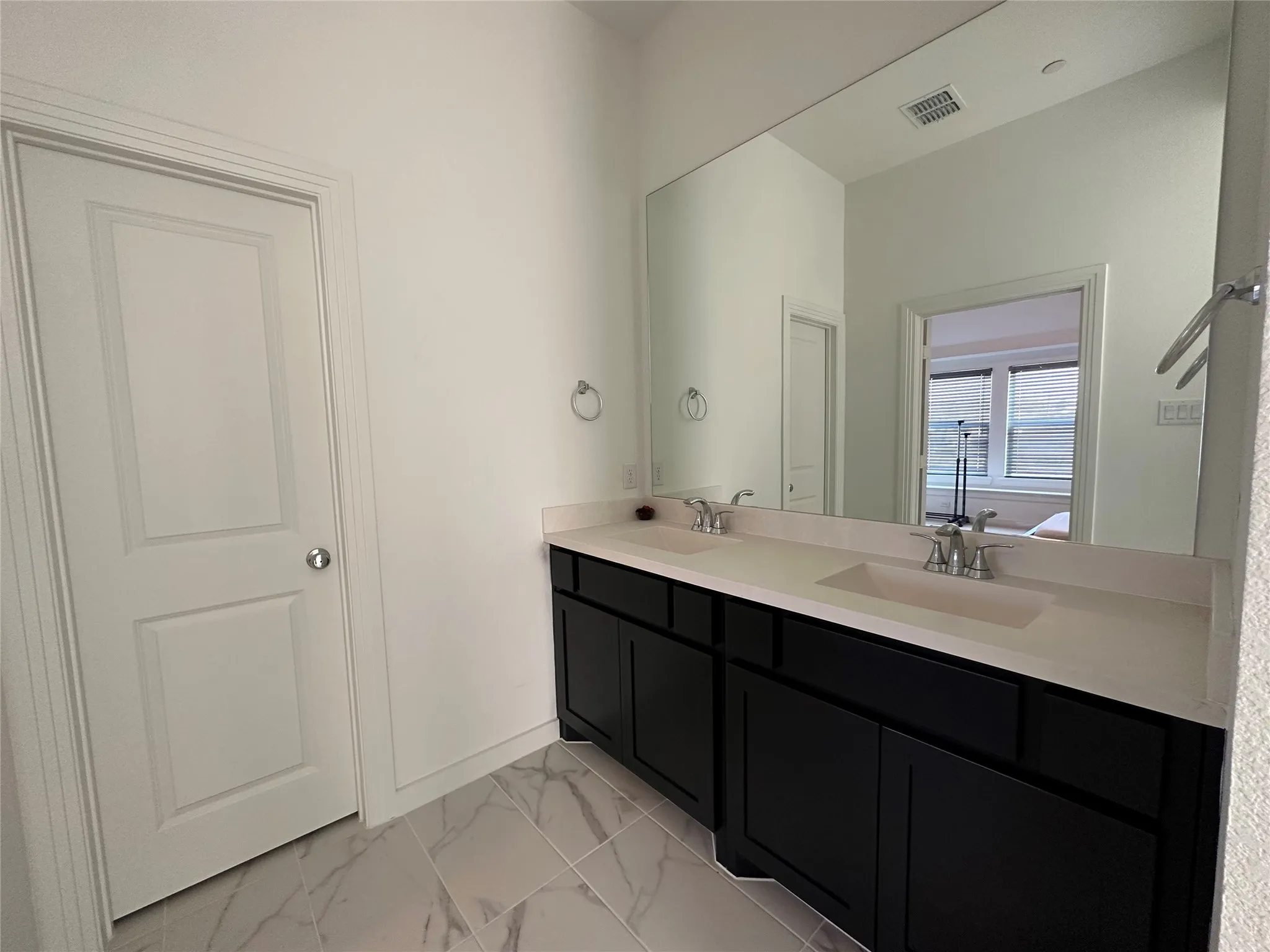 Townhouse For Rent in Collin County , 358 Somerville Drive, Mc Kinney, Texas 75071, 3 Bedroom, 3 Bathroom, 2 Garage spaces, 1,827 Sqft, built in 2021, mls#21408863, Real Estate Agent in Mc Kinney, Homes For Rent in Collin county, Homes For Rent in Mc Kinney, Realtor in Mc Kinney Texas, Real Estate Brokerage Independent Realty Texas, Luminita Cordes Realtor