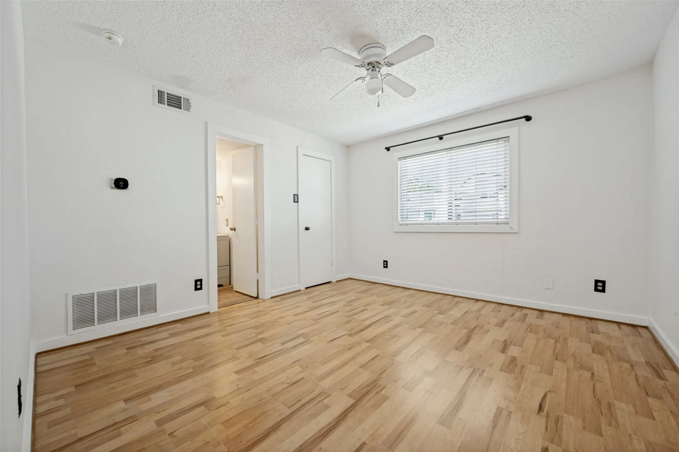 5505 Live Oak - Tom Hughes Team