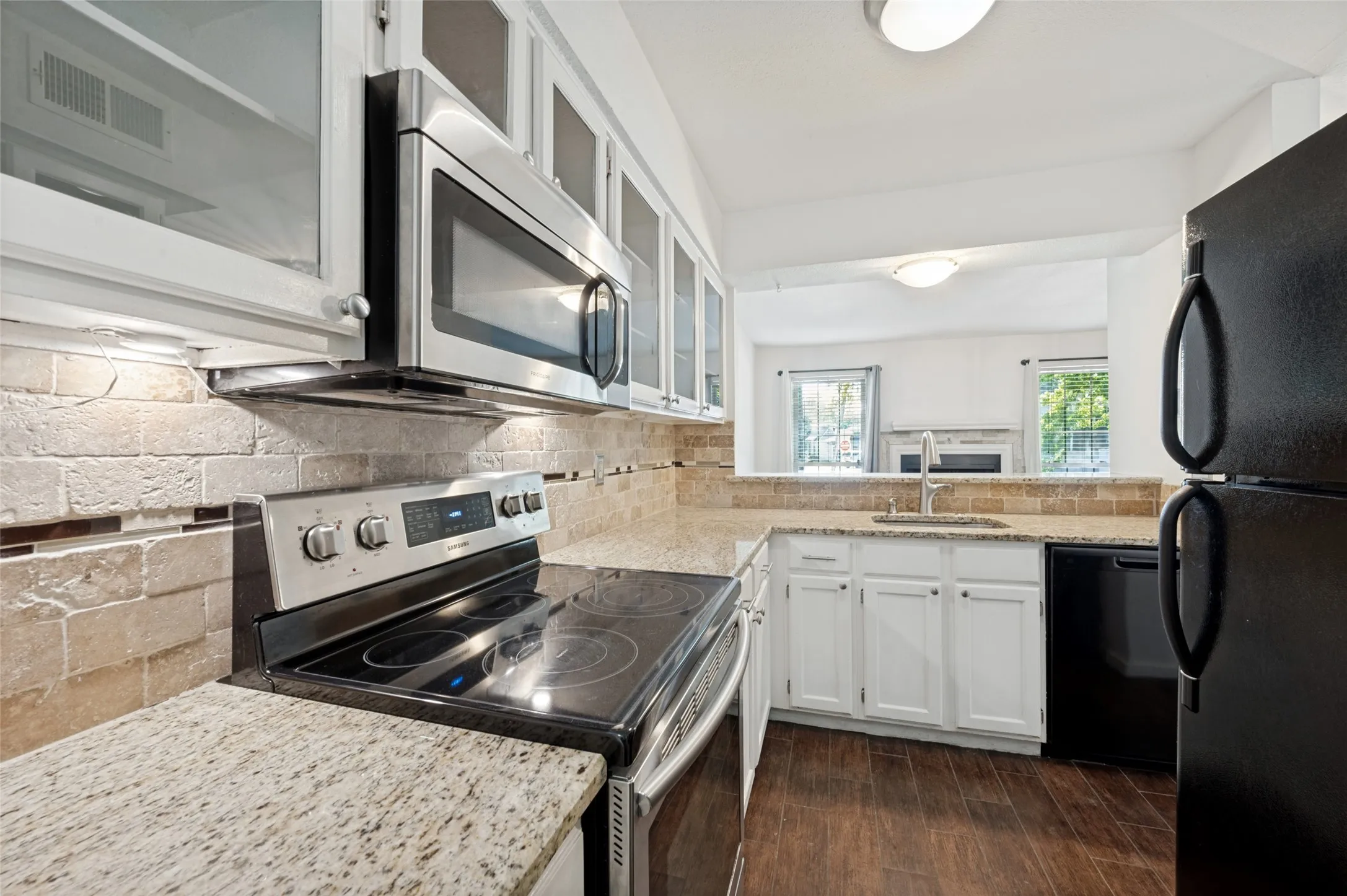 5505 Live Oak - Tom Hughes Team