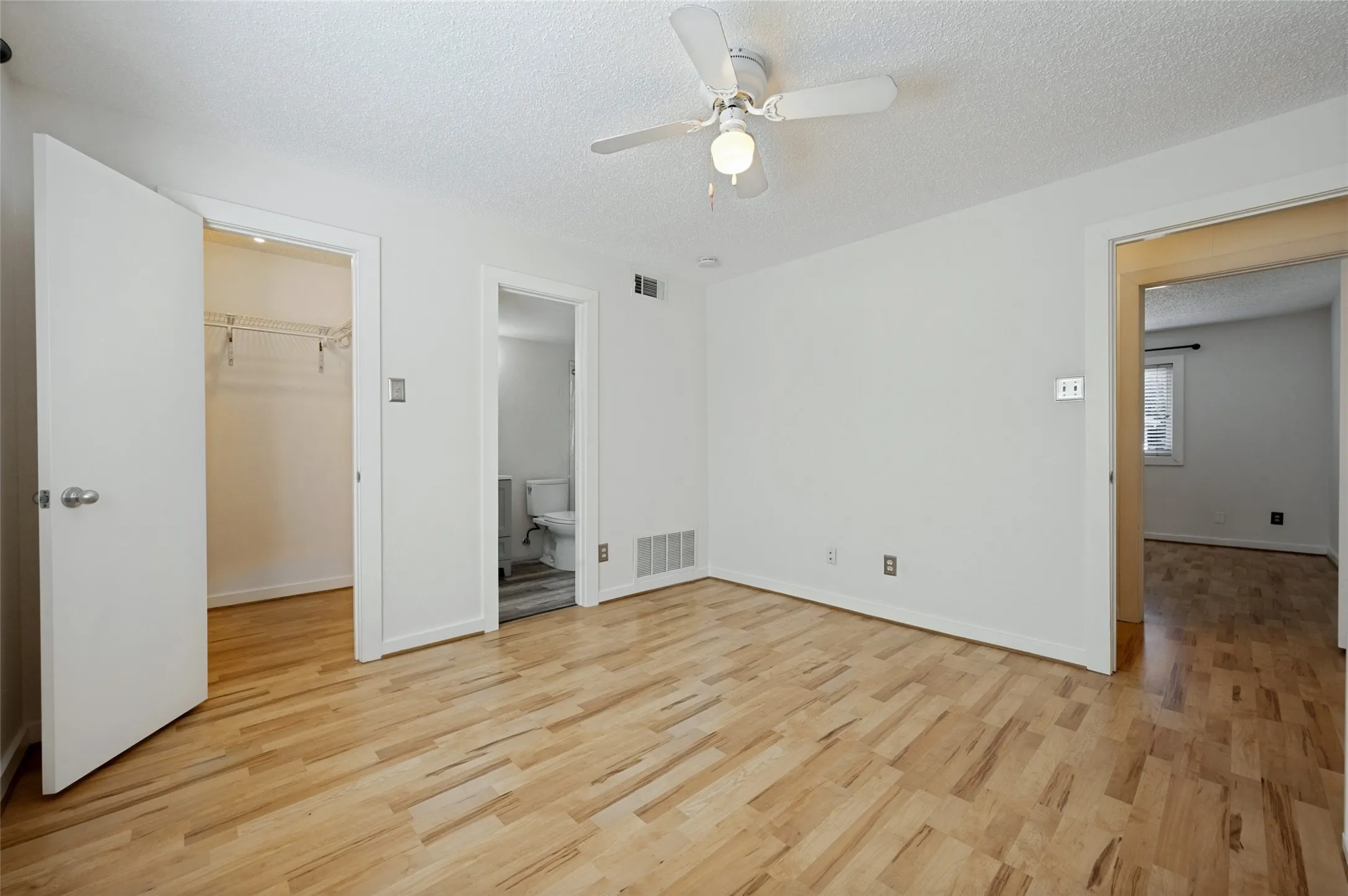 5505 Live Oak - Tom Hughes Team