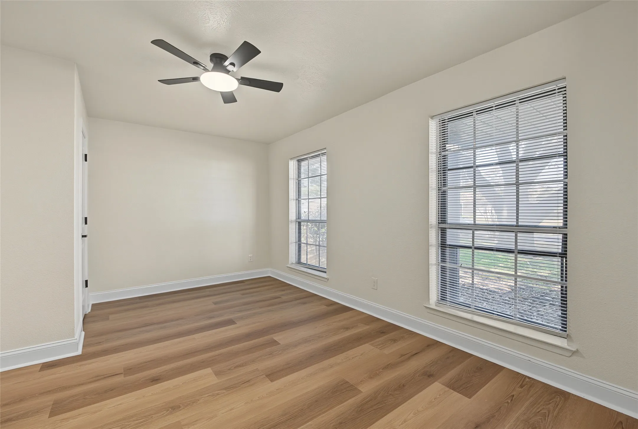 Single Family Residence For Sale in Dallas County , 2200 Stafford Lane, Mesquite, Texas 75150, 4 Bedroom, 2 Bathroom, 2 Garage spaces, 1,627 Sqft, built in 1971, mls#21408548, Real Estate Agent in Mesquite, Homes For Sale in Dallas county, Homes For Sale in Mesquite, Realtor in Mesquite Texas, Real Estate Brokerage Independent Realty Texas, Luminita Cordes Realtor