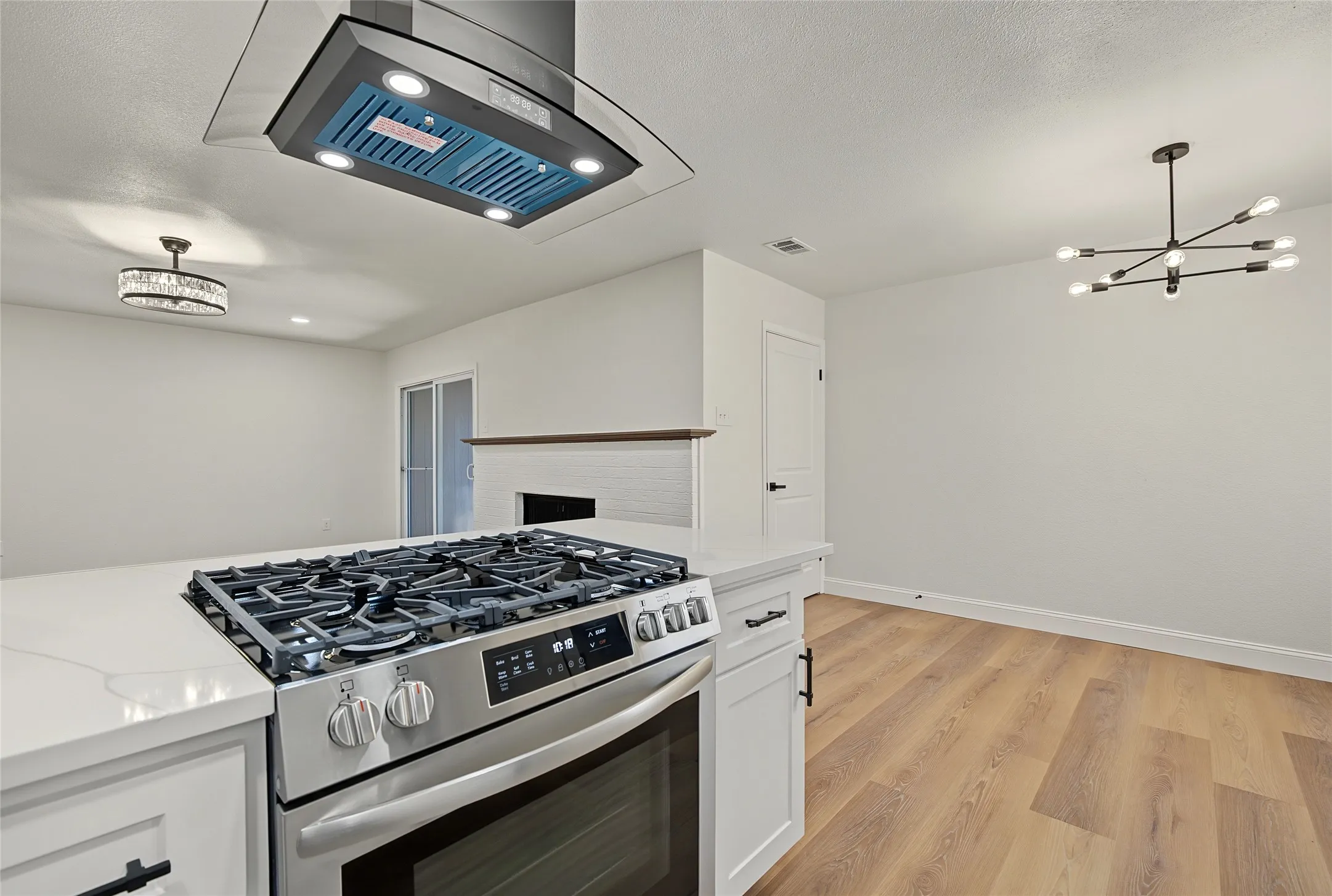 Single Family Residence For Sale in Dallas County , 2200 Stafford Lane, Mesquite, Texas 75150, 4 Bedroom, 2 Bathroom, 2 Garage spaces, 1,627 Sqft, built in 1971, mls#21408548, Real Estate Agent in Mesquite, Homes For Sale in Dallas county, Homes For Sale in Mesquite, Realtor in Mesquite Texas, Real Estate Brokerage Independent Realty Texas, Luminita Cordes Realtor