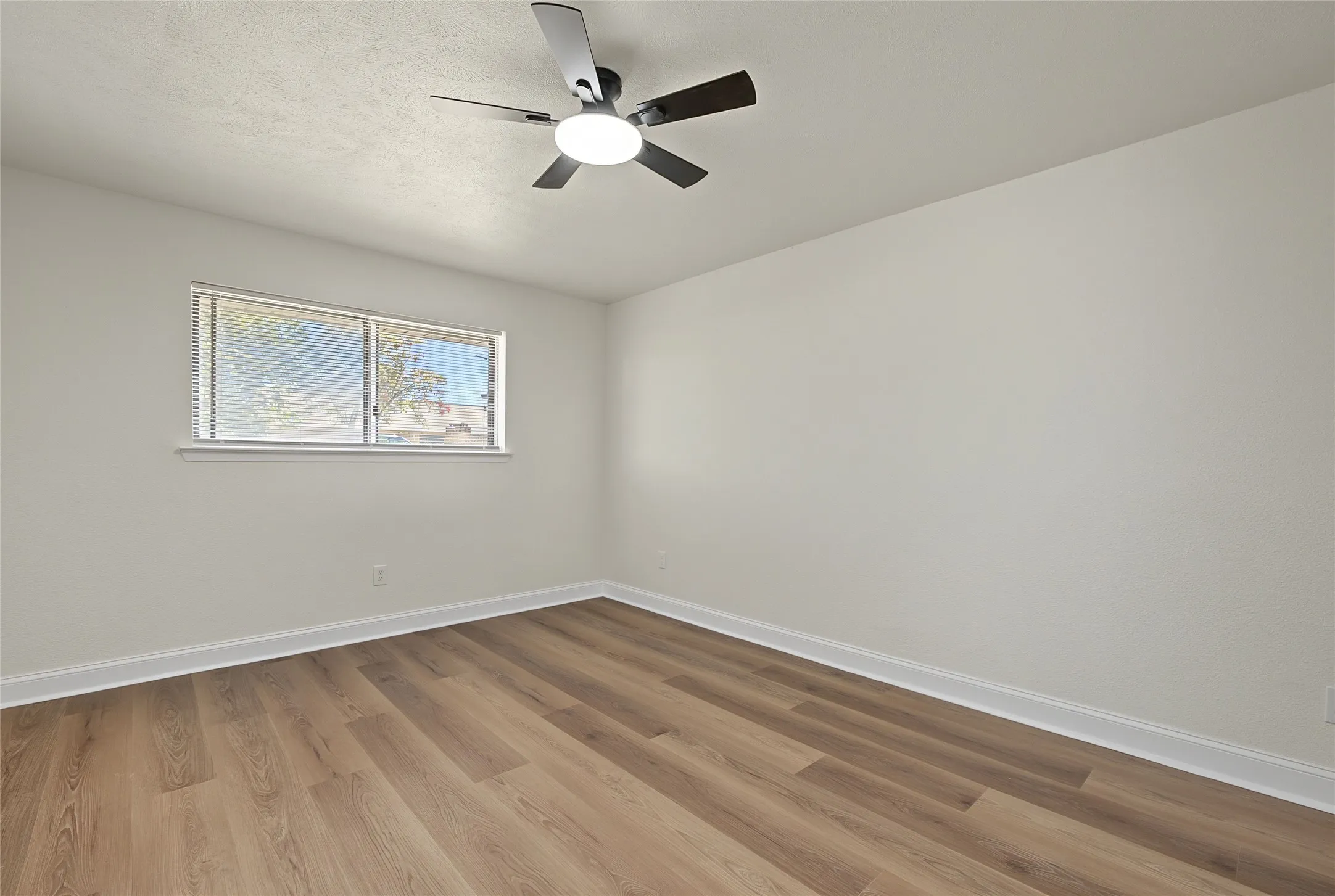 Single Family Residence For Sale in Dallas County , 2200 Stafford Lane, Mesquite, Texas 75150, 4 Bedroom, 2 Bathroom, 2 Garage spaces, 1,627 Sqft, built in 1971, mls#21408548, Real Estate Agent in Mesquite, Homes For Sale in Dallas county, Homes For Sale in Mesquite, Realtor in Mesquite Texas, Real Estate Brokerage Independent Realty Texas, Luminita Cordes Realtor