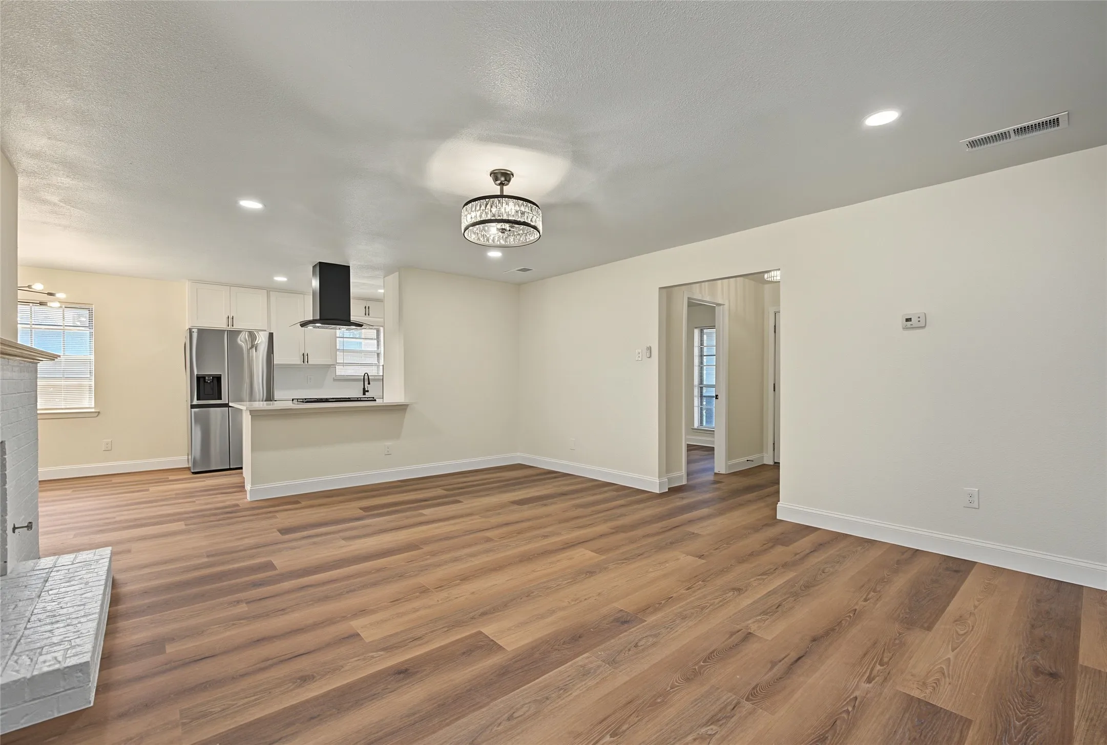 Single Family Residence For Sale in Dallas County , 2200 Stafford Lane, Mesquite, Texas 75150, 4 Bedroom, 2 Bathroom, 2 Garage spaces, 1,627 Sqft, built in 1971, mls#21408548, Real Estate Agent in Mesquite, Homes For Sale in Dallas county, Homes For Sale in Mesquite, Realtor in Mesquite Texas, Real Estate Brokerage Independent Realty Texas, Luminita Cordes Realtor