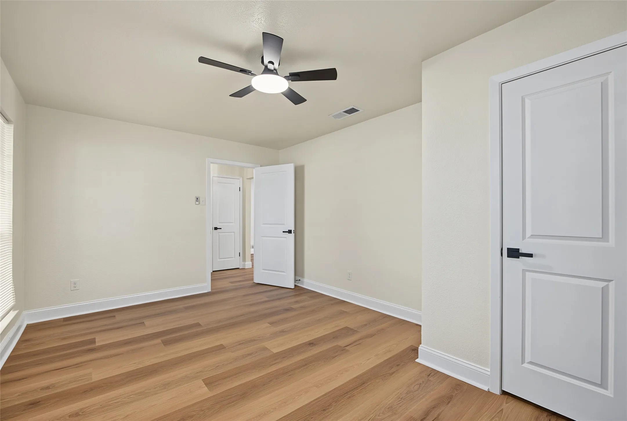 Single Family Residence For Sale in Dallas County , 2200 Stafford Lane, Mesquite, Texas 75150, 4 Bedroom, 2 Bathroom, 2 Garage spaces, 1,627 Sqft, built in 1971, mls#21408548, Real Estate Agent in Mesquite, Homes For Sale in Dallas county, Homes For Sale in Mesquite, Realtor in Mesquite Texas, Real Estate Brokerage Independent Realty Texas, Luminita Cordes Realtor