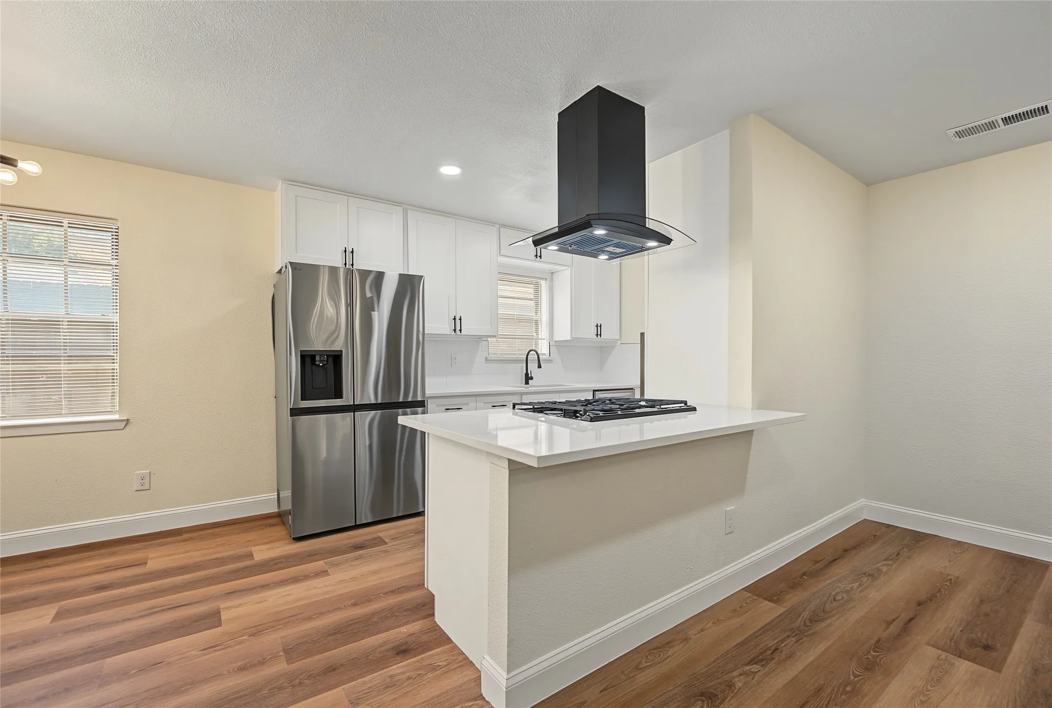 Single Family Residence For Sale in Dallas County , 2200 Stafford Lane, Mesquite, Texas 75150, 4 Bedroom, 2 Bathroom, 2 Garage spaces, 1,627 Sqft, built in 1971, mls#21408548, Real Estate Agent in Mesquite, Homes For Sale in Dallas county, Homes For Sale in Mesquite, Realtor in Mesquite Texas, Real Estate Brokerage Independent Realty Texas, Luminita Cordes Realtor