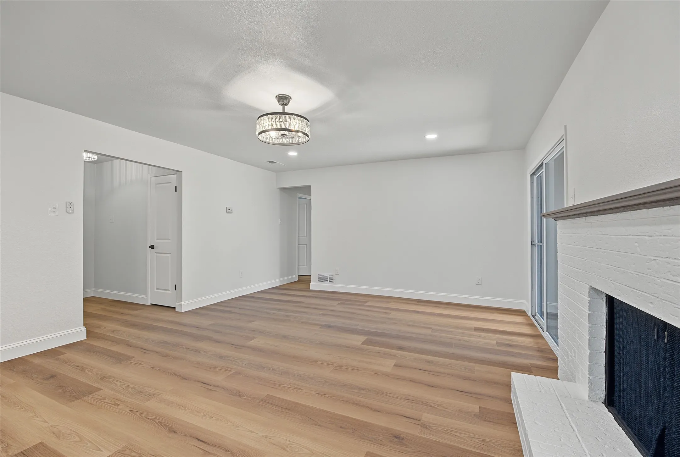 Single Family Residence For Sale in Dallas County , 2200 Stafford Lane, Mesquite, Texas 75150, 4 Bedroom, 2 Bathroom, 2 Garage spaces, 1,627 Sqft, built in 1971, mls#21408548, Real Estate Agent in Mesquite, Homes For Sale in Dallas county, Homes For Sale in Mesquite, Realtor in Mesquite Texas, Real Estate Brokerage Independent Realty Texas, Luminita Cordes Realtor