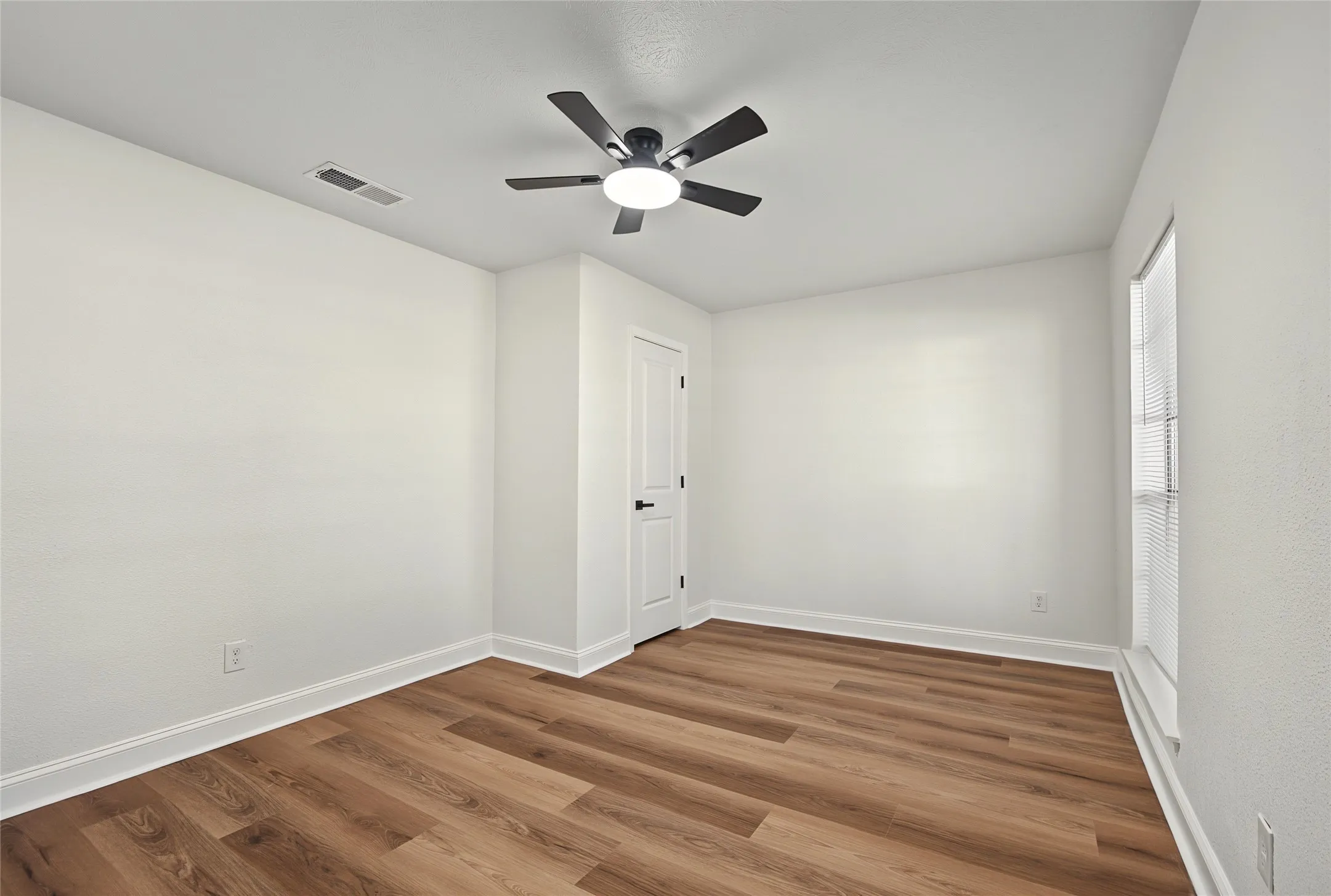 Single Family Residence For Sale in Dallas County , 2200 Stafford Lane, Mesquite, Texas 75150, 4 Bedroom, 2 Bathroom, 2 Garage spaces, 1,627 Sqft, built in 1971, mls#21408548, Real Estate Agent in Mesquite, Homes For Sale in Dallas county, Homes For Sale in Mesquite, Realtor in Mesquite Texas, Real Estate Brokerage Independent Realty Texas, Luminita Cordes Realtor