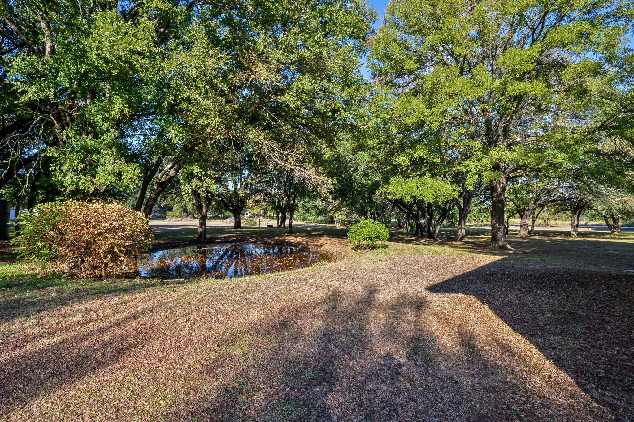 Manufactured Home For Sale in Hood County , 404 Cleveland Road, Granbury, Texas 76049, 3 Bedroom, 3 Bathroom, 2 Garage spaces, 1,872 Sqft, built in 1984, mls#21404567, Real Estate Agent in Granbury, Homes For Sale in Hood county, Homes For Sale in Granbury, Realtor in Granbury Texas, Real Estate Brokerage Independent Realty Texas, Luminita Cordes Realtor